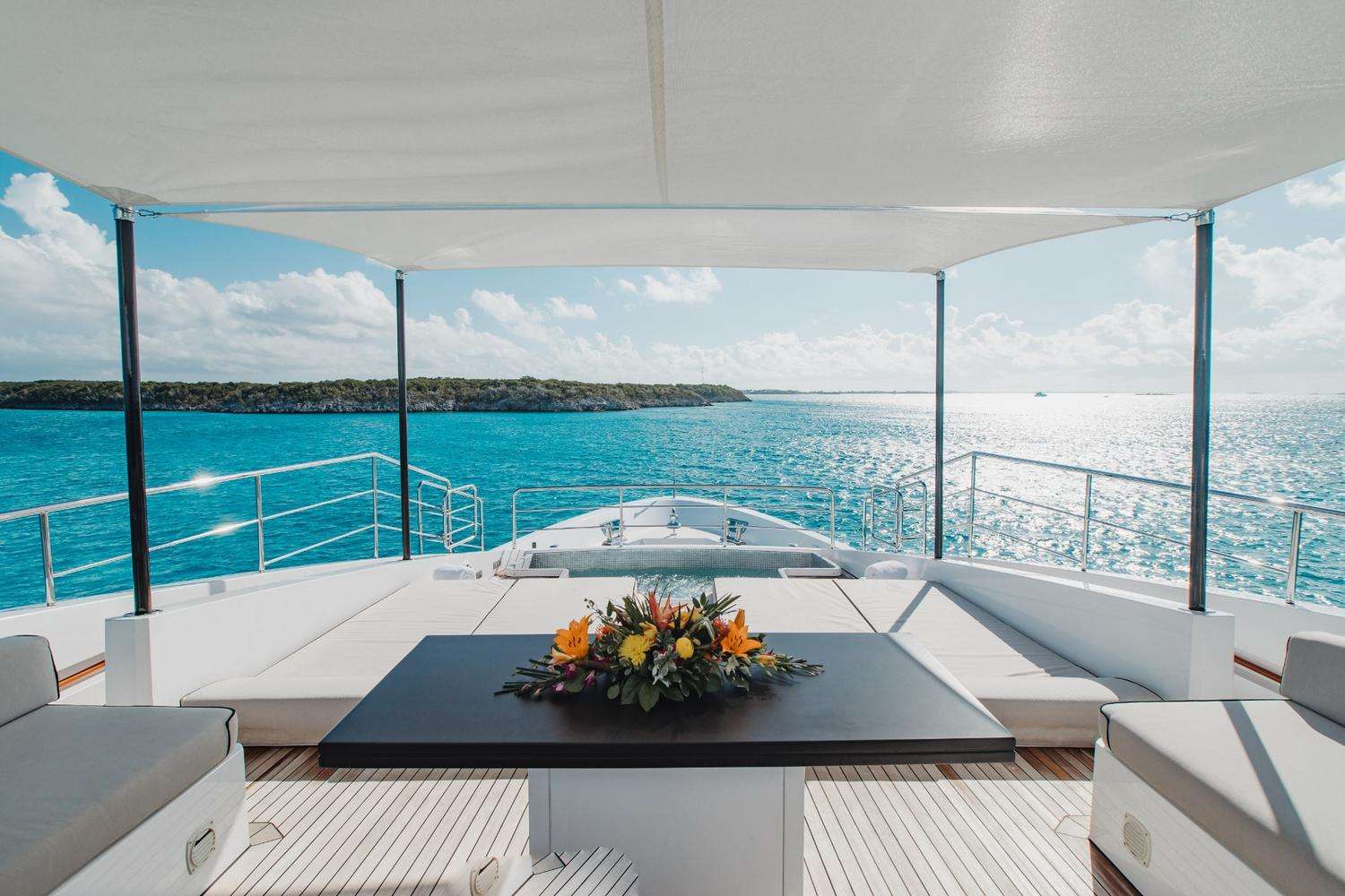 Yacht Photo 10
