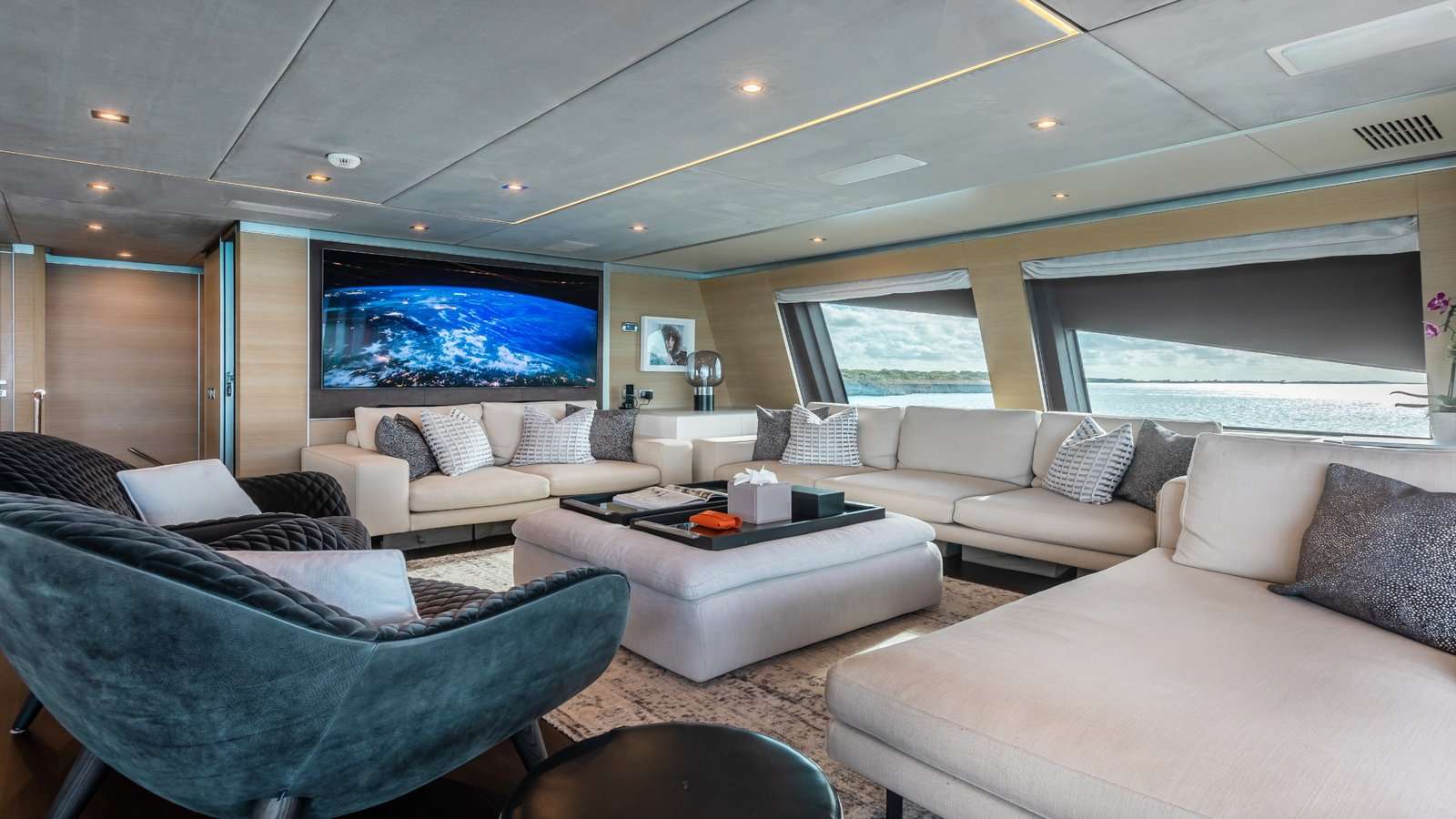 Yacht Photo 4
