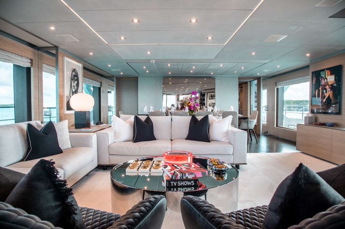 Yacht Photo 3