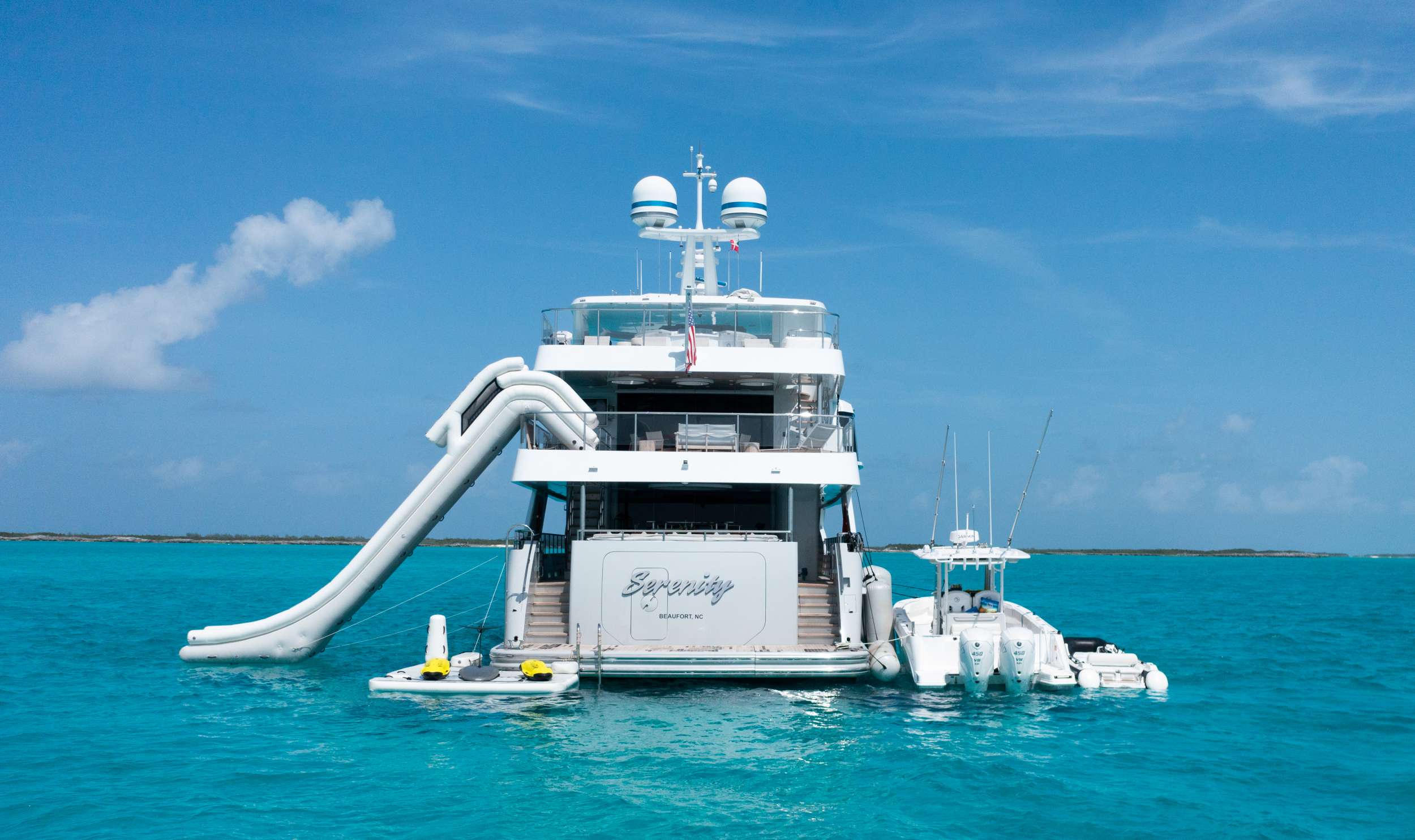 Yacht Photo 3