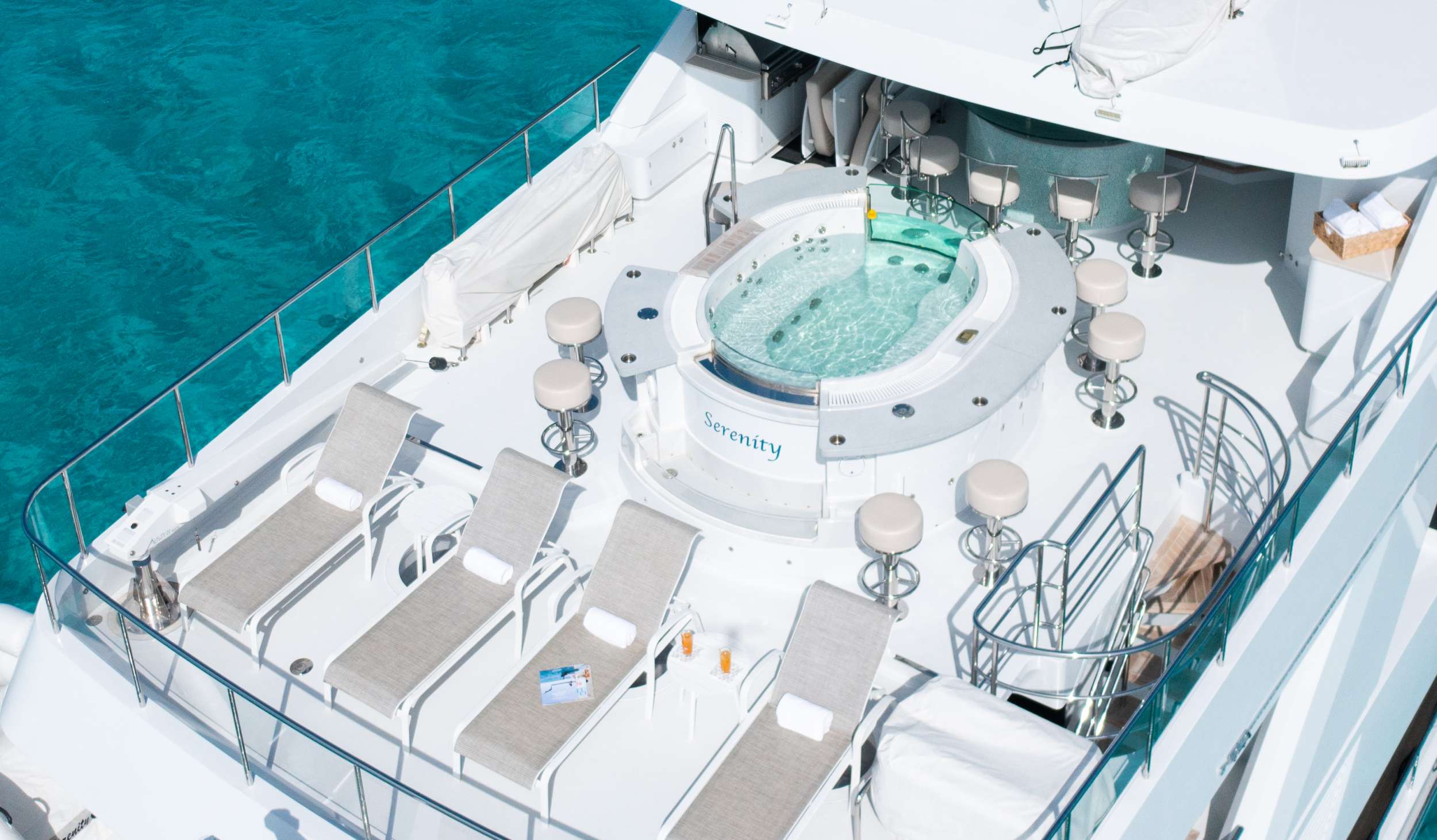 Yacht Photo 4