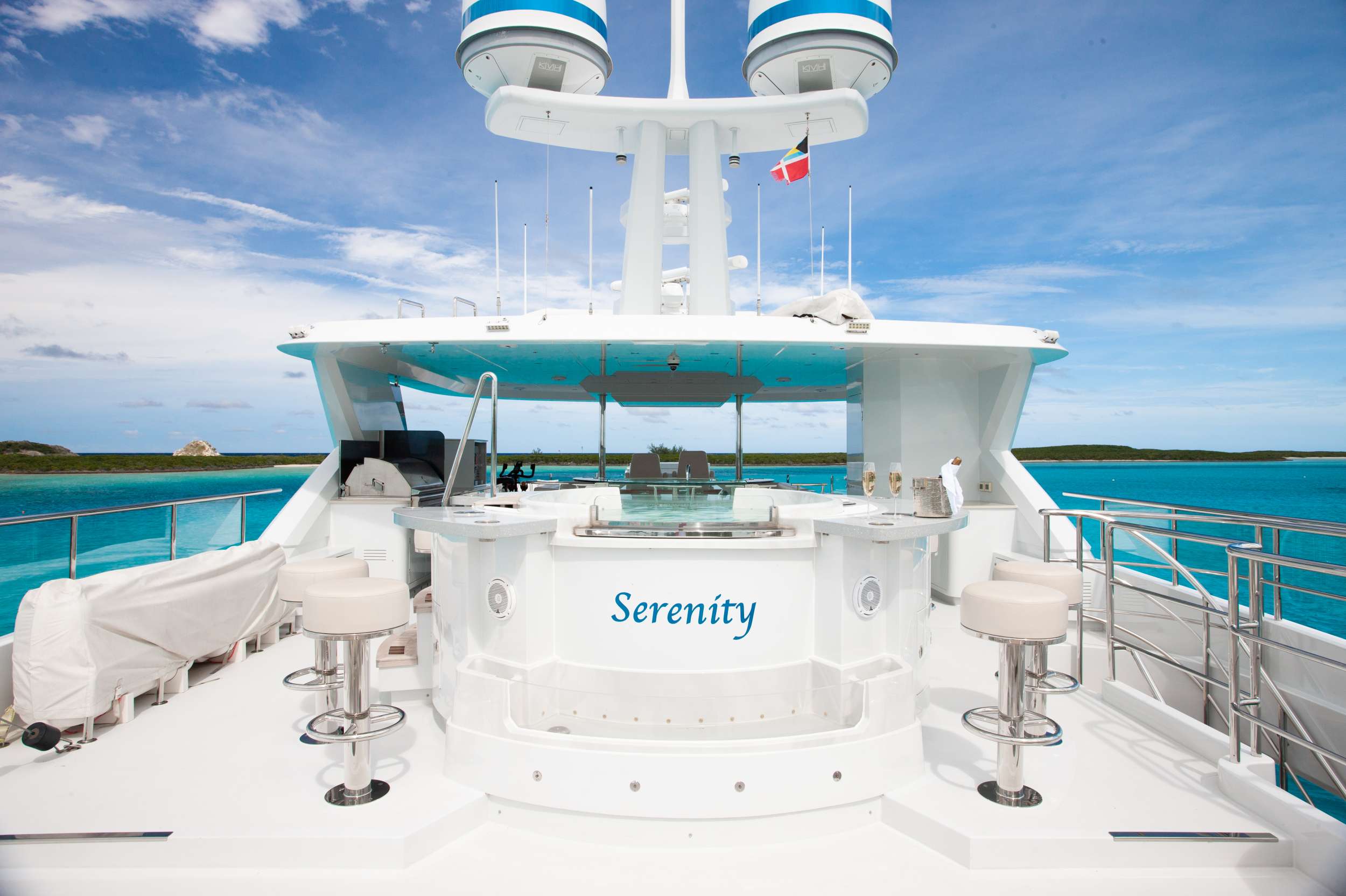 Yacht Photo 7