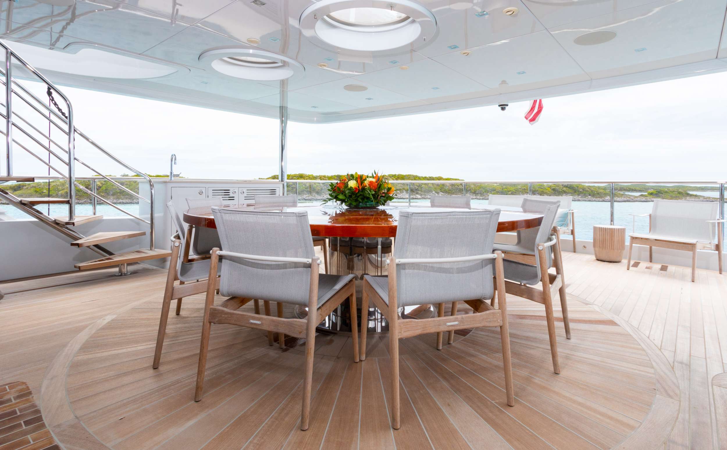 Yacht Photo 8