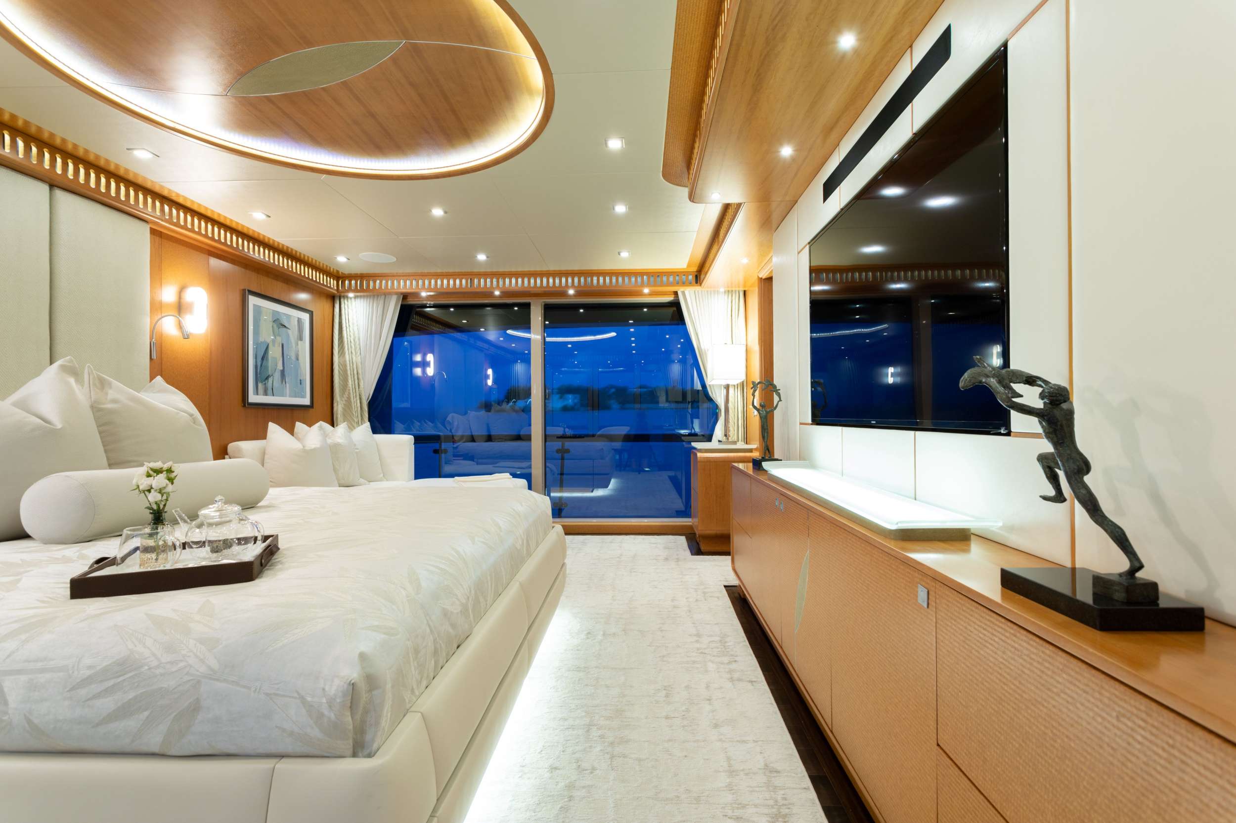 Yacht Photo 14