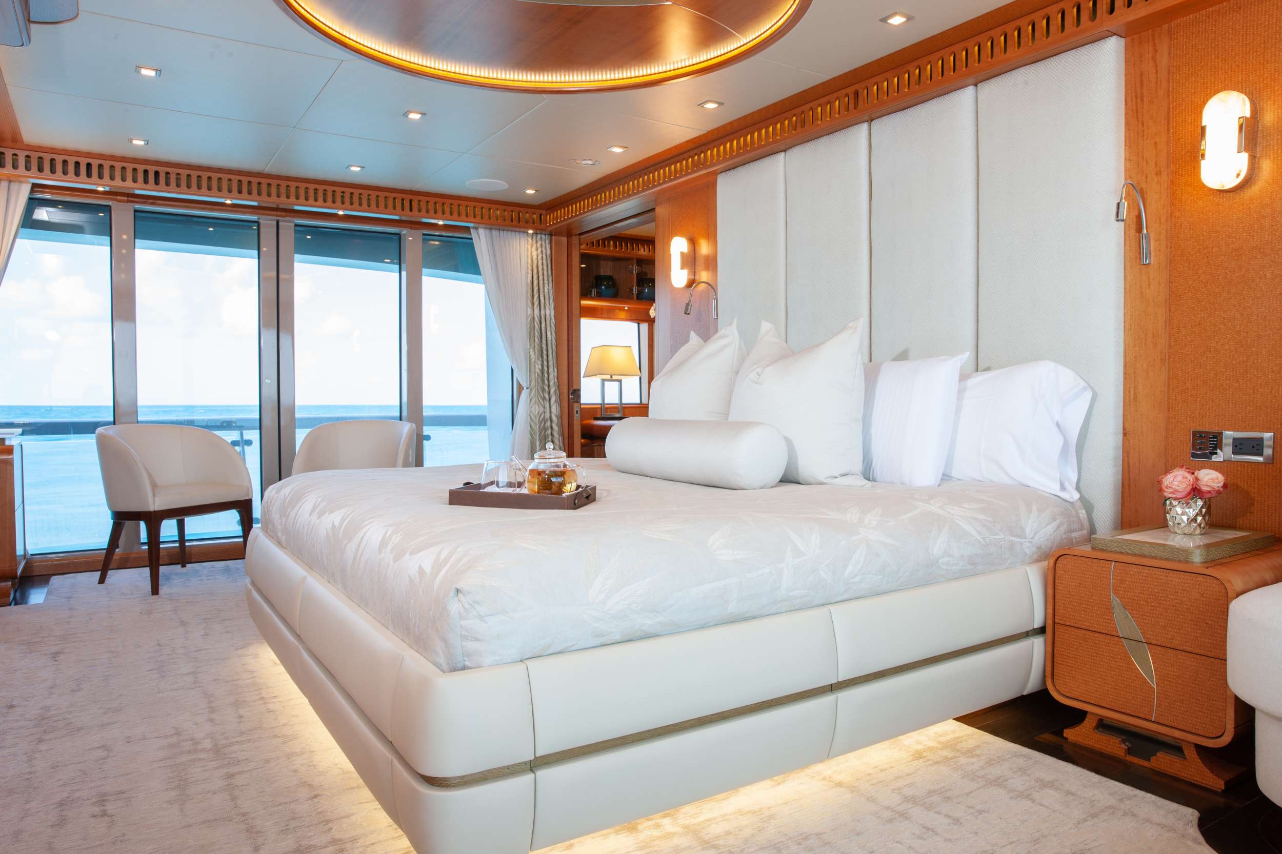 Yacht Photo 15