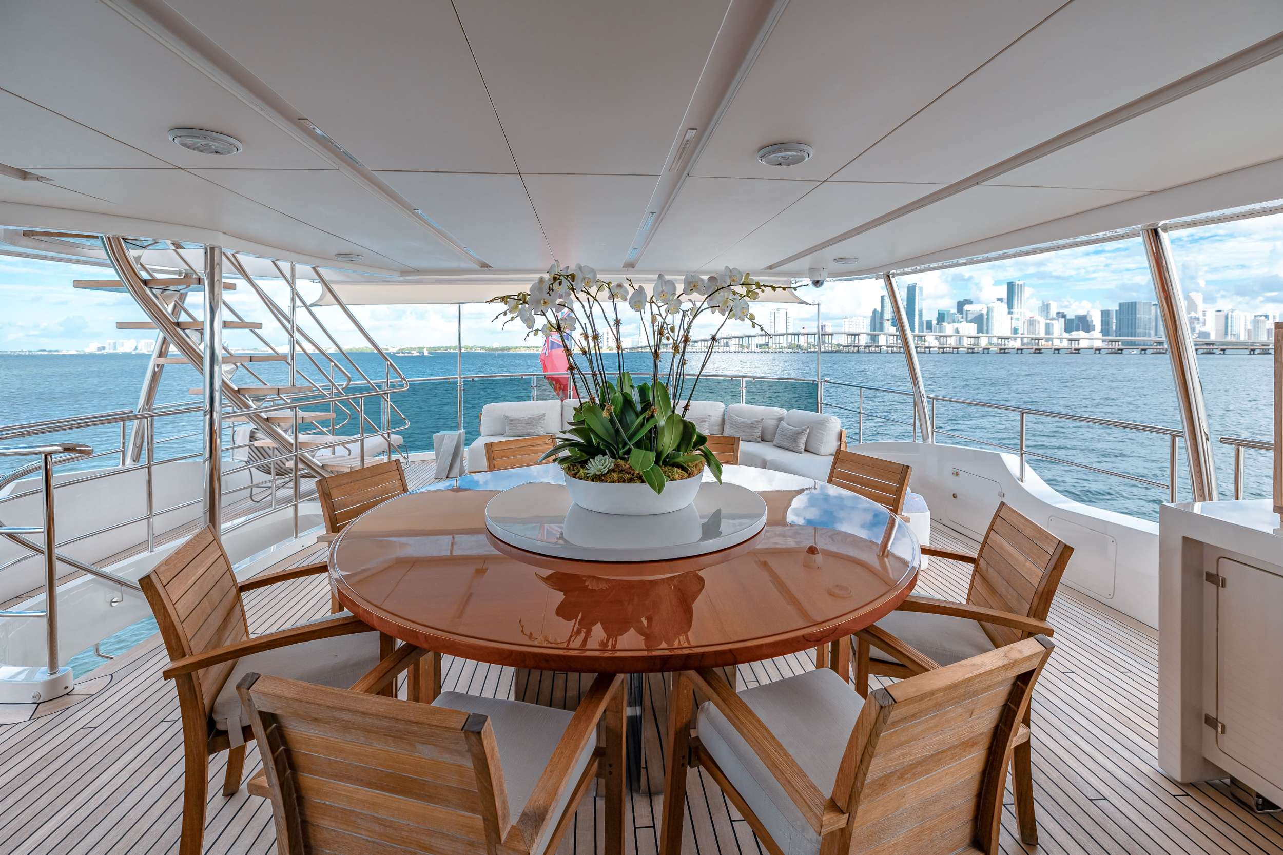 Yacht Photo 3