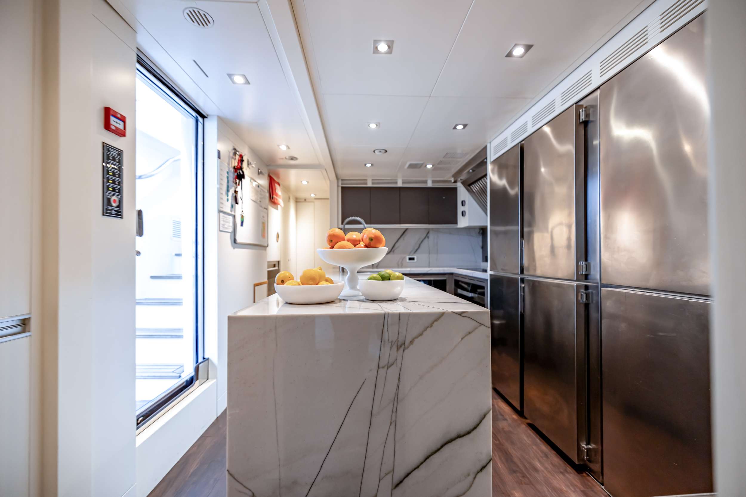 Yacht Photo 4