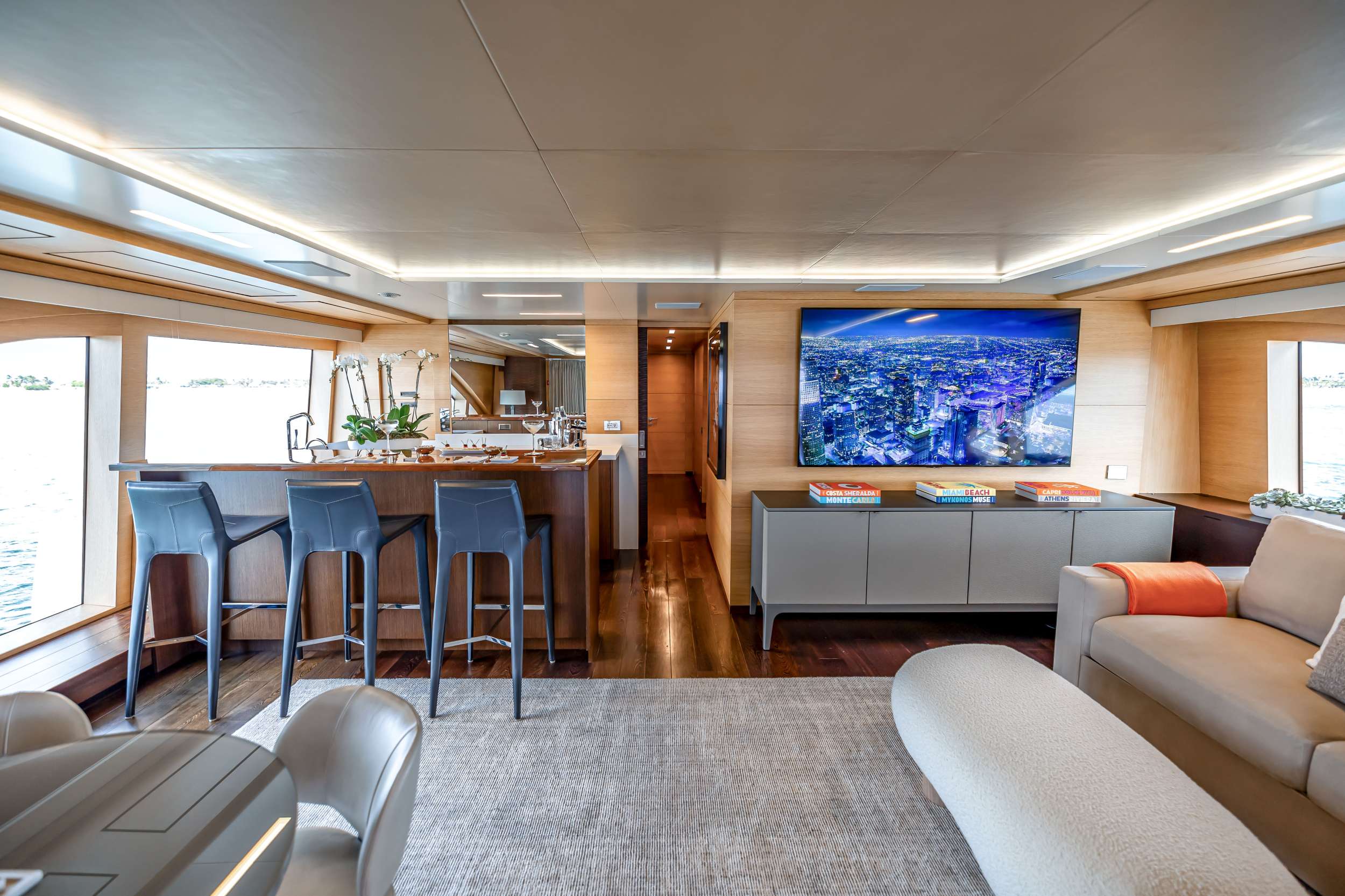 Yacht Photo 5