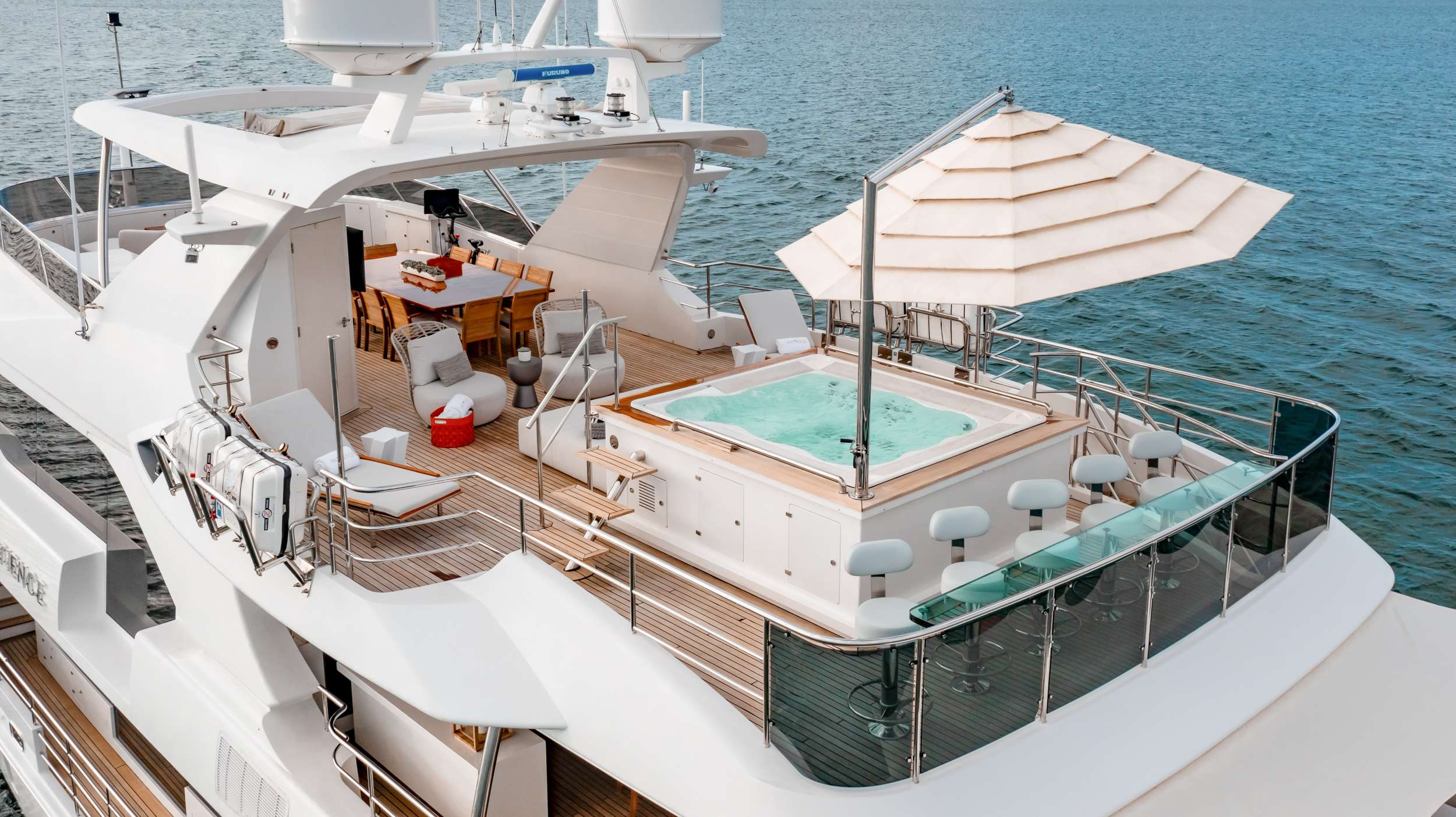 Yacht Photo 9