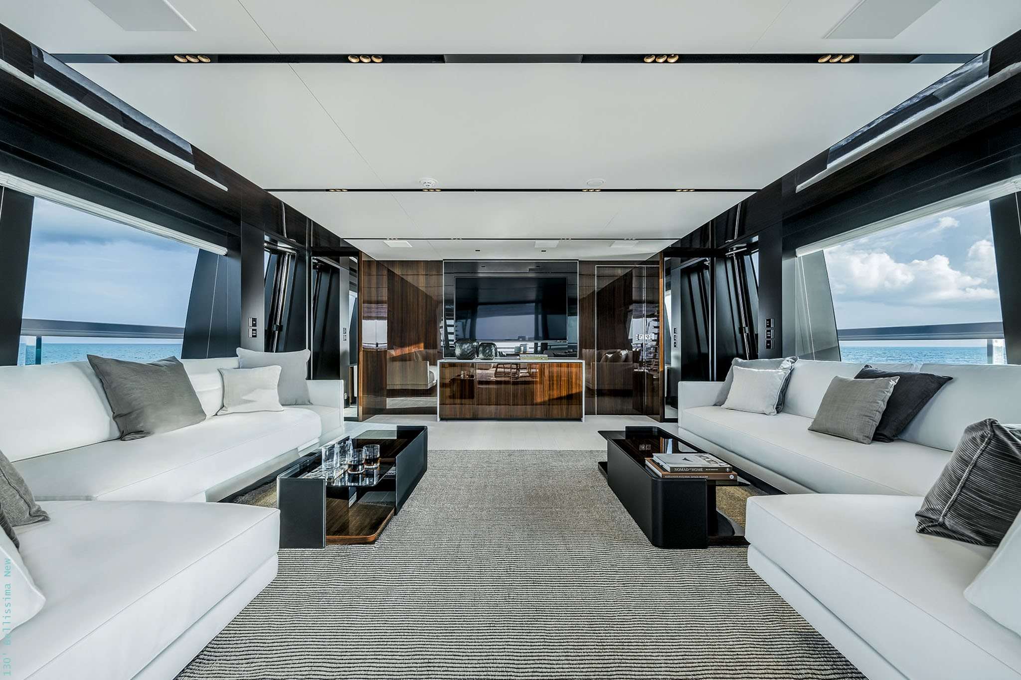 Yacht Photo 9
