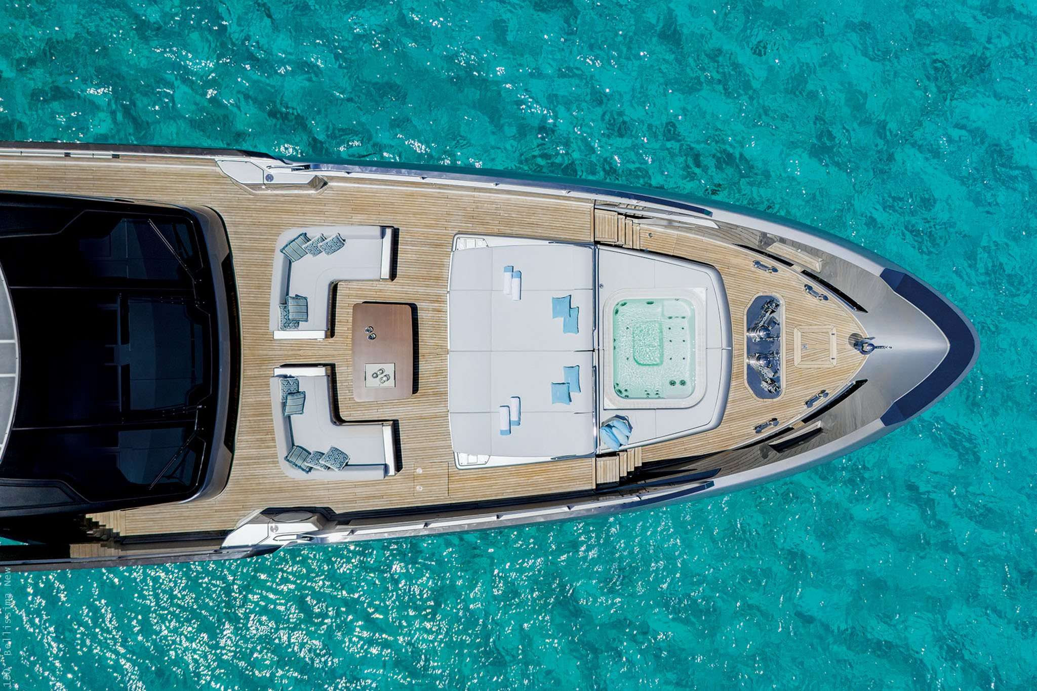 Yacht Photo 17