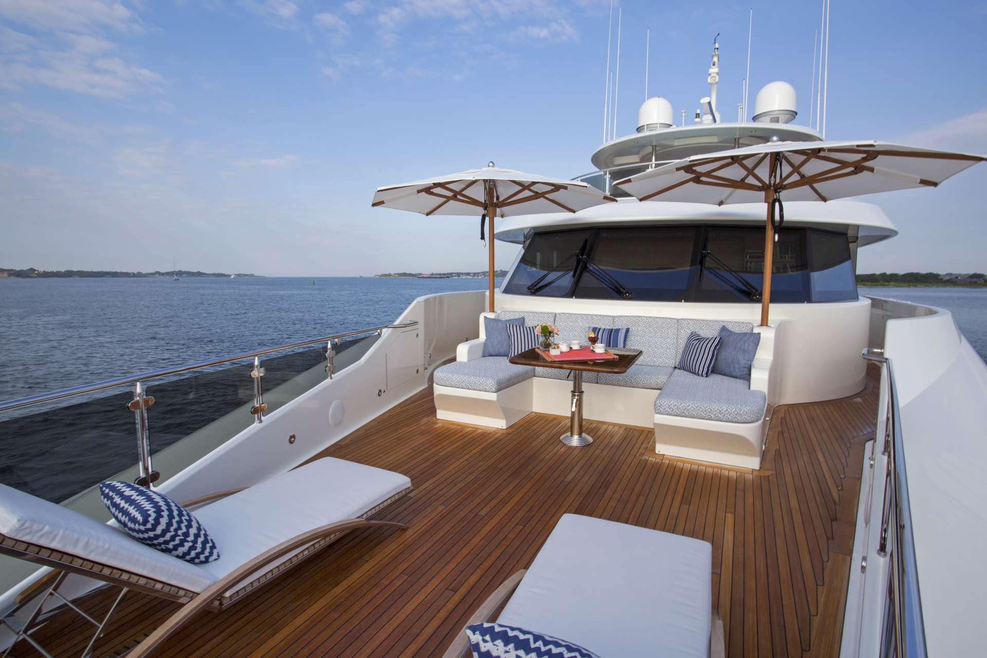 Yacht Photo 12