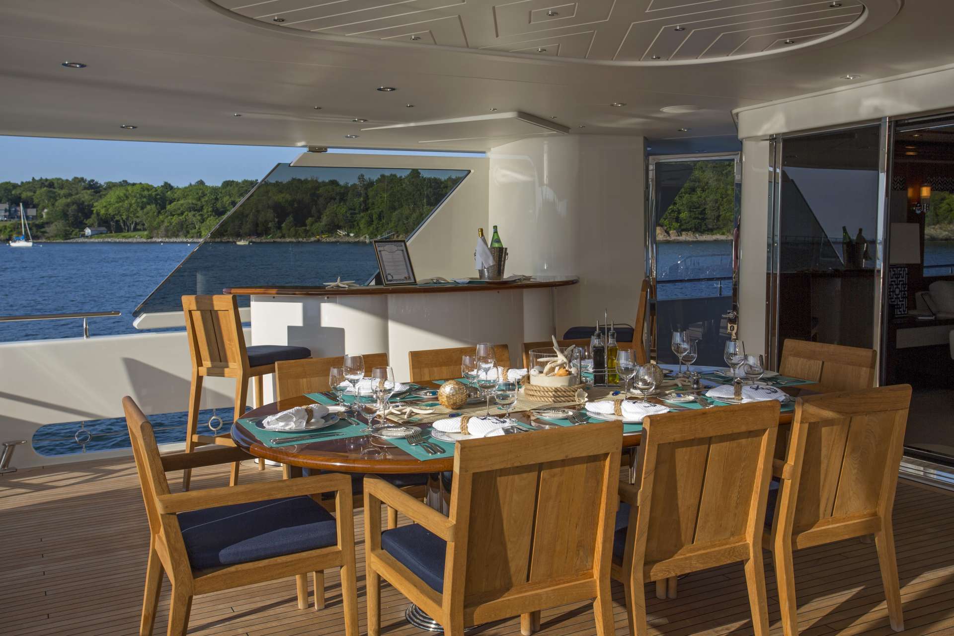 Yacht Photo 13