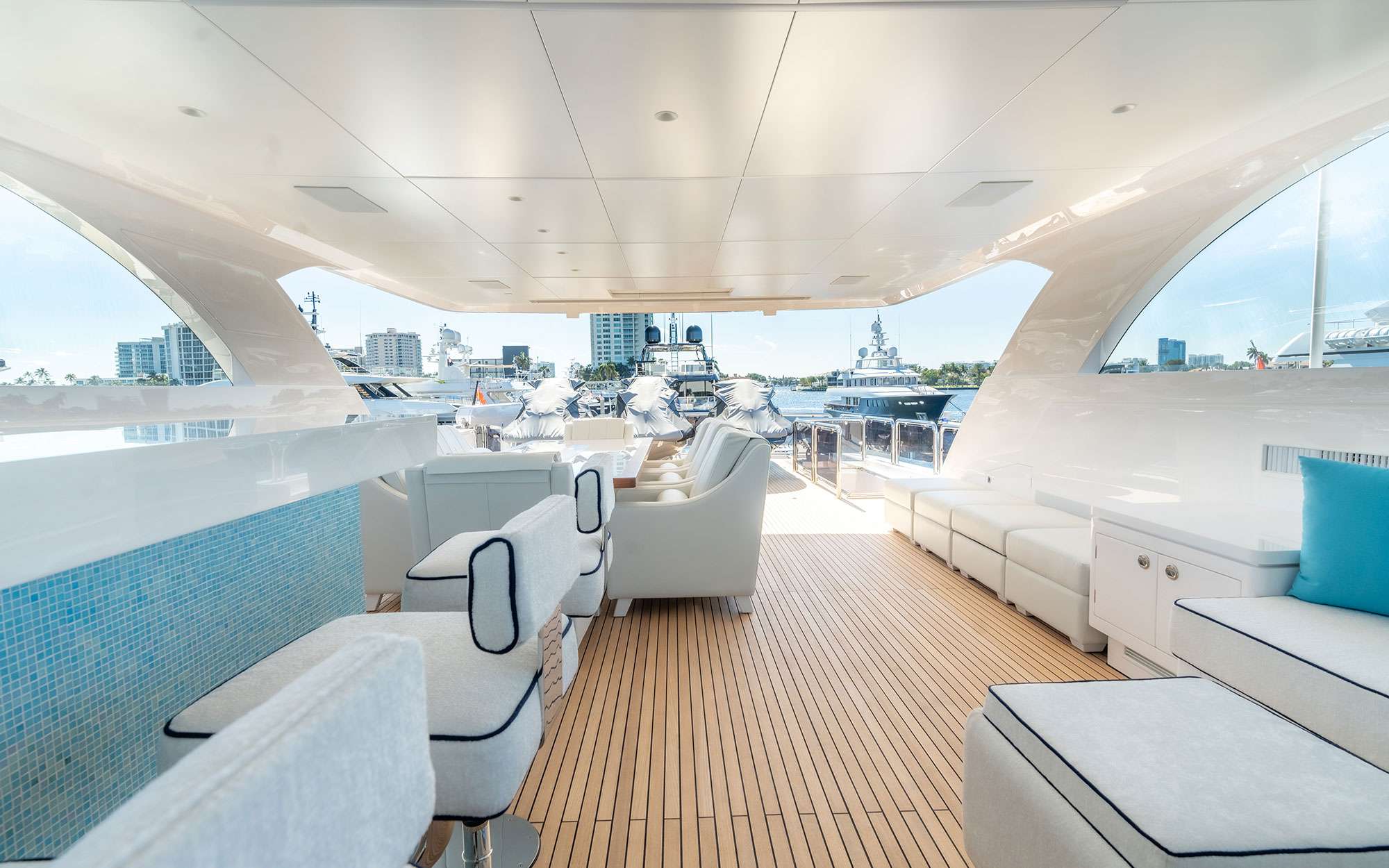 Yacht Photo 5