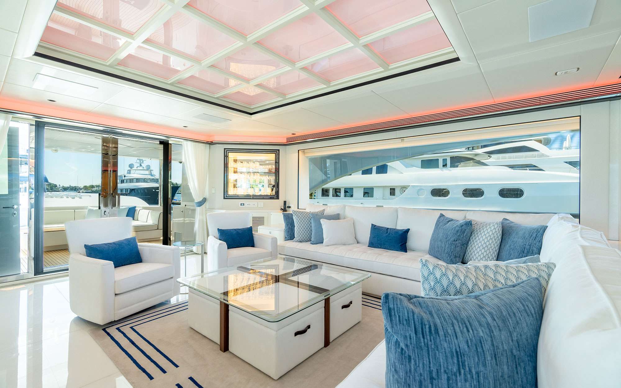 Yacht Photo 13