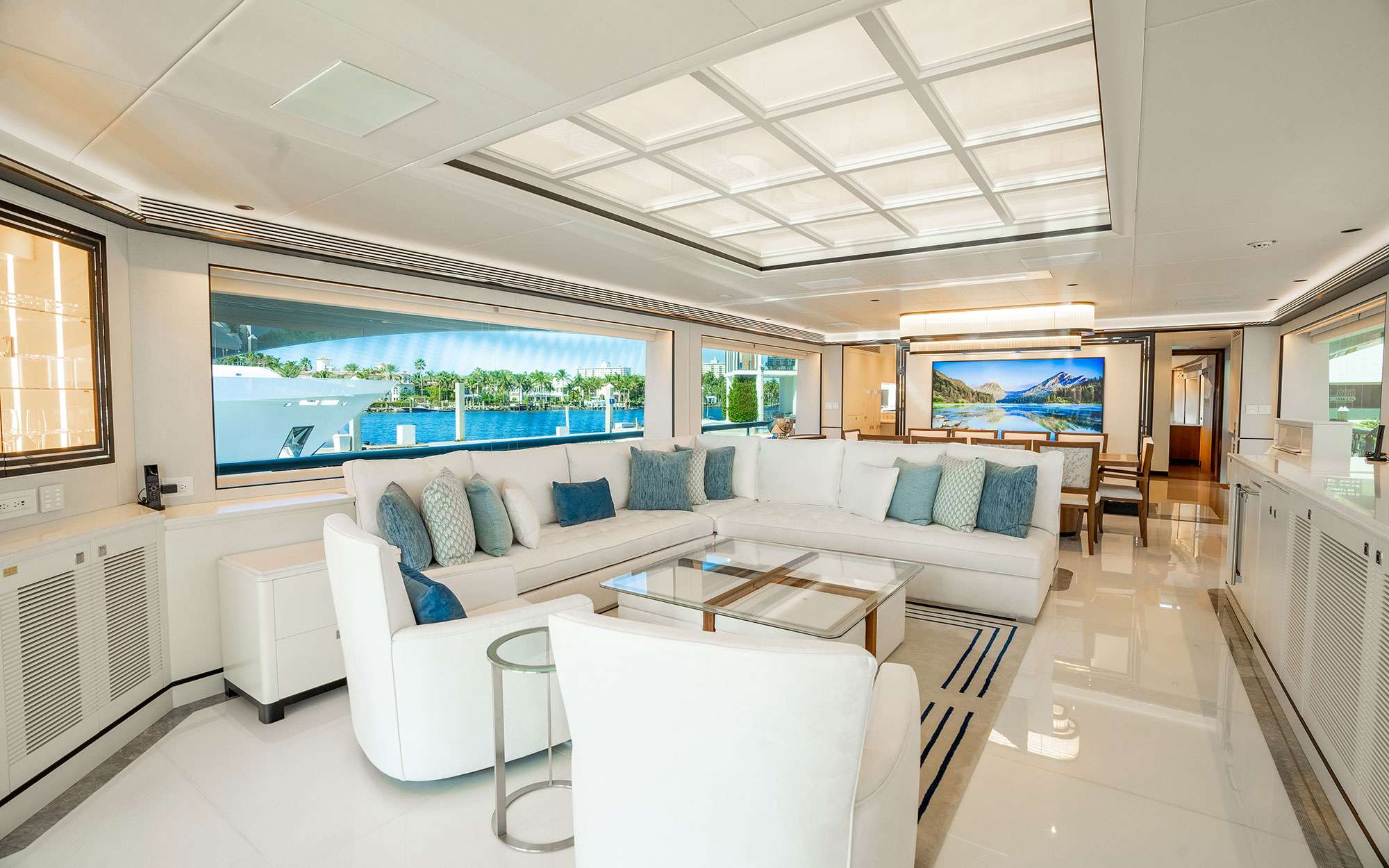 Yacht Photo 14