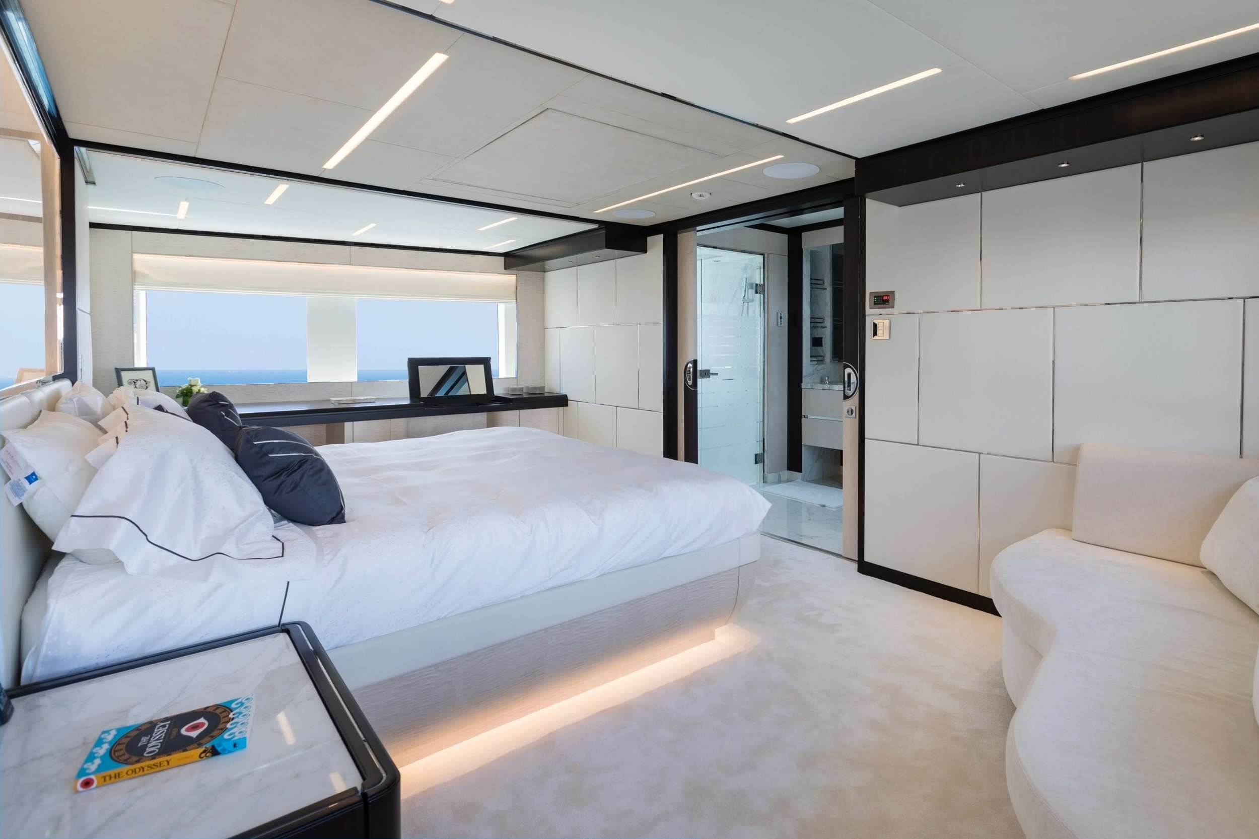 Yacht Photo 4