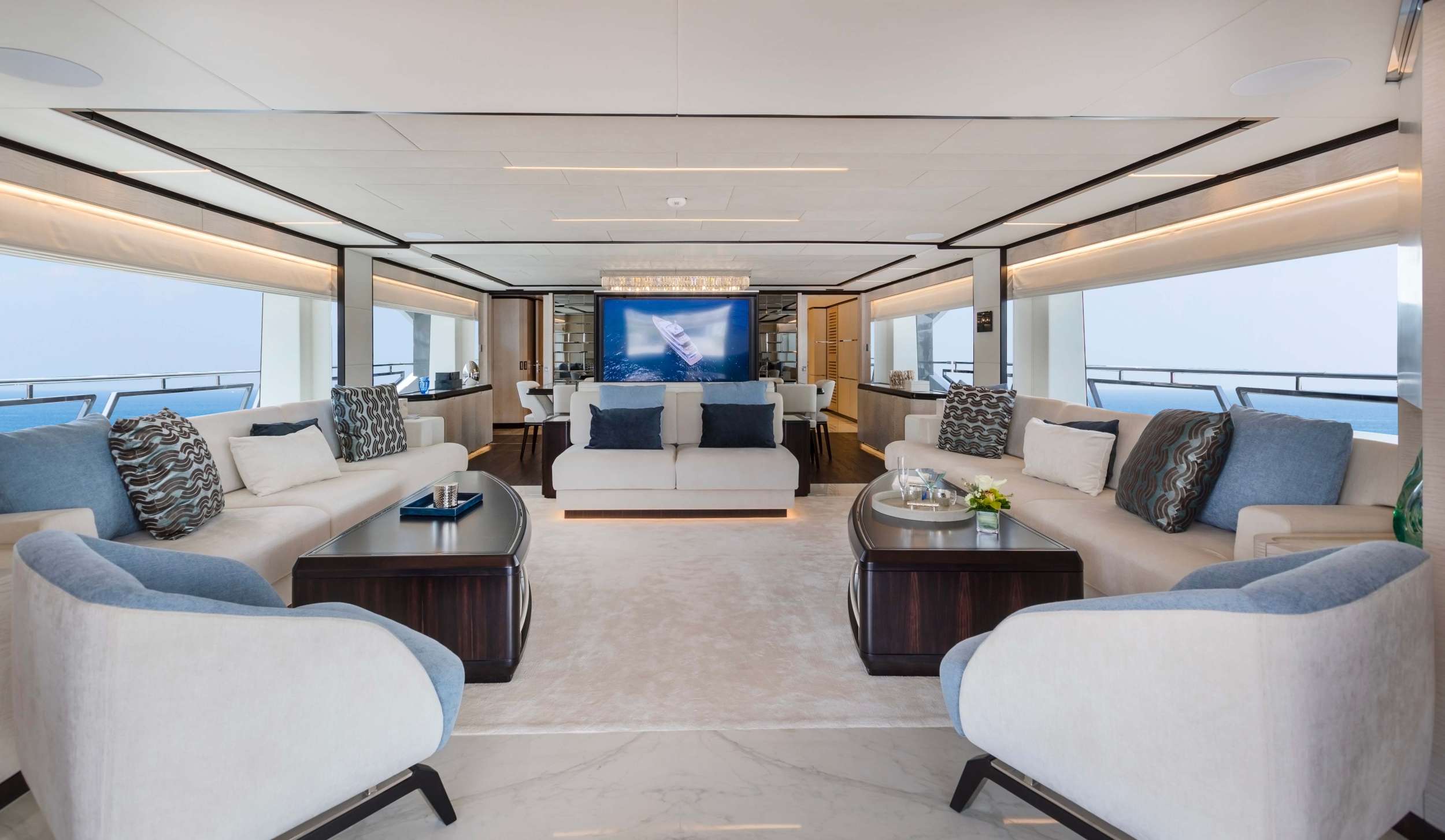 Yacht Photo 8