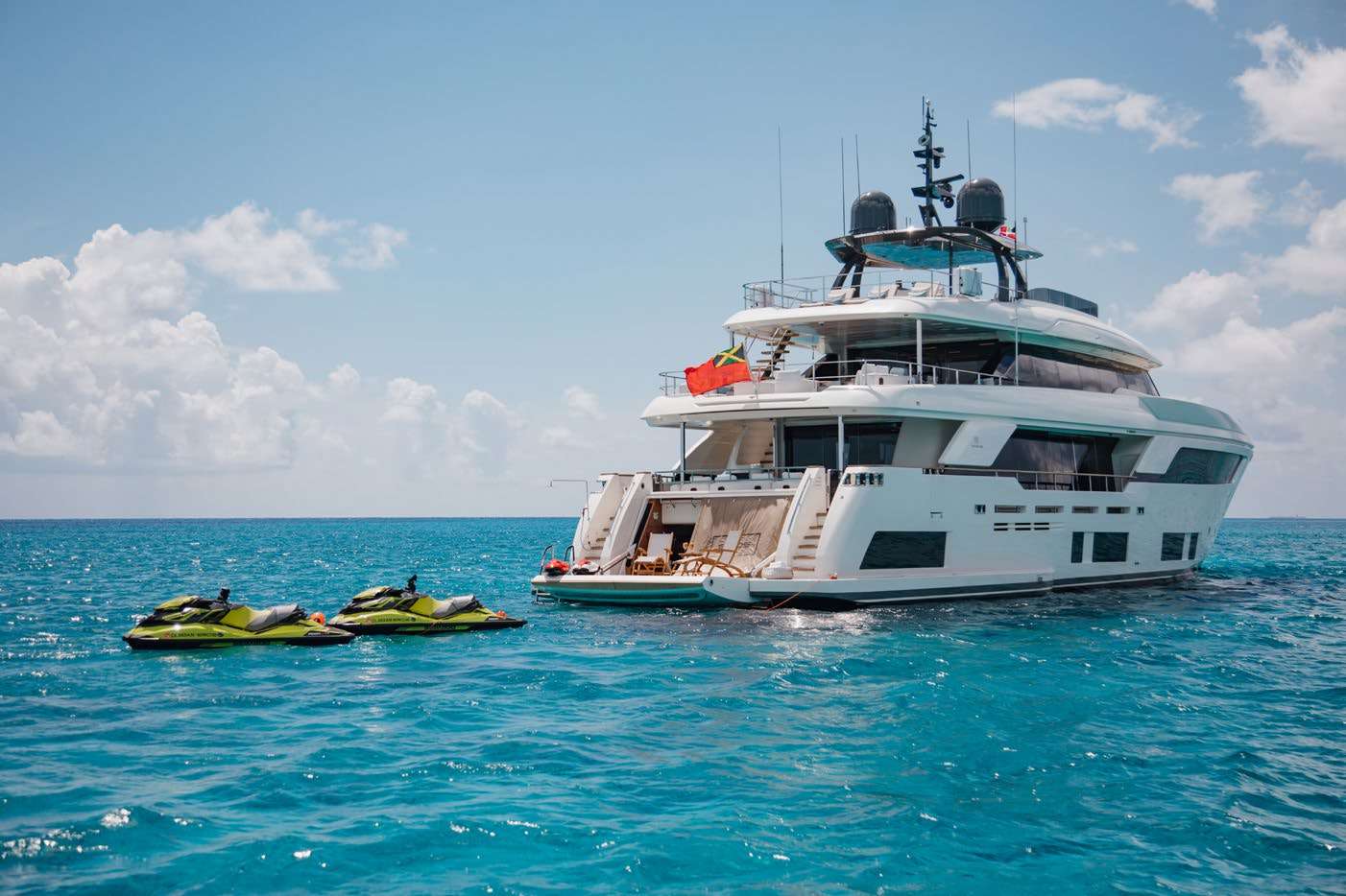 Yacht Photo 3