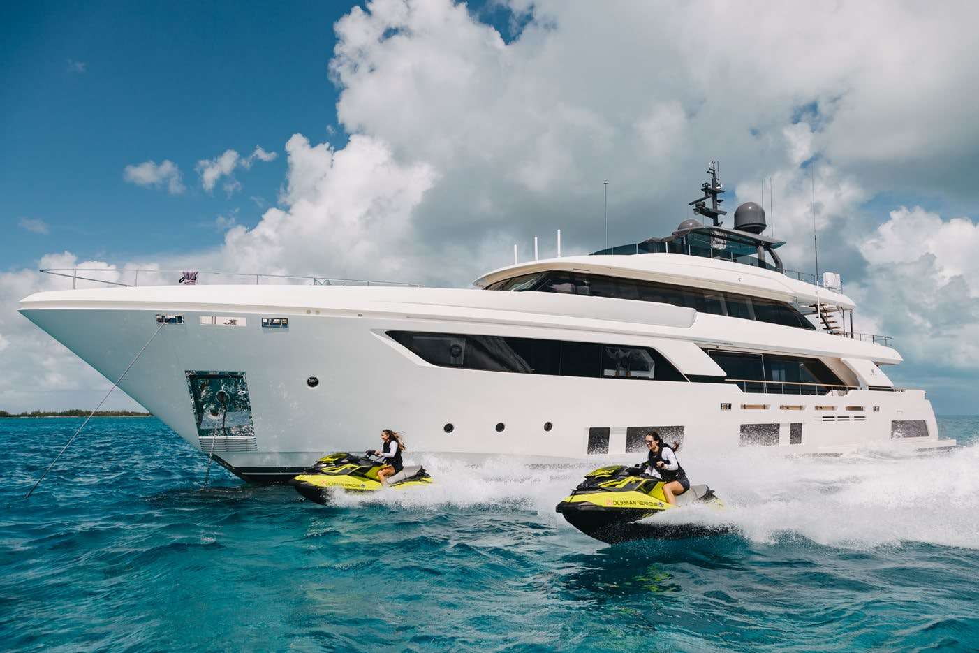 Yacht Photo 5