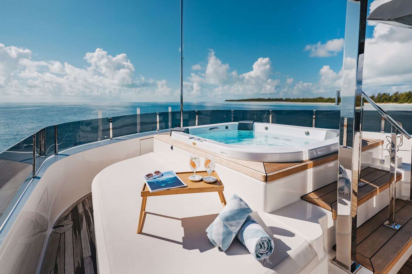 Yacht Photo 9