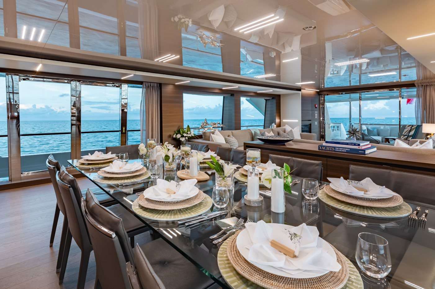 Yacht Photo 18