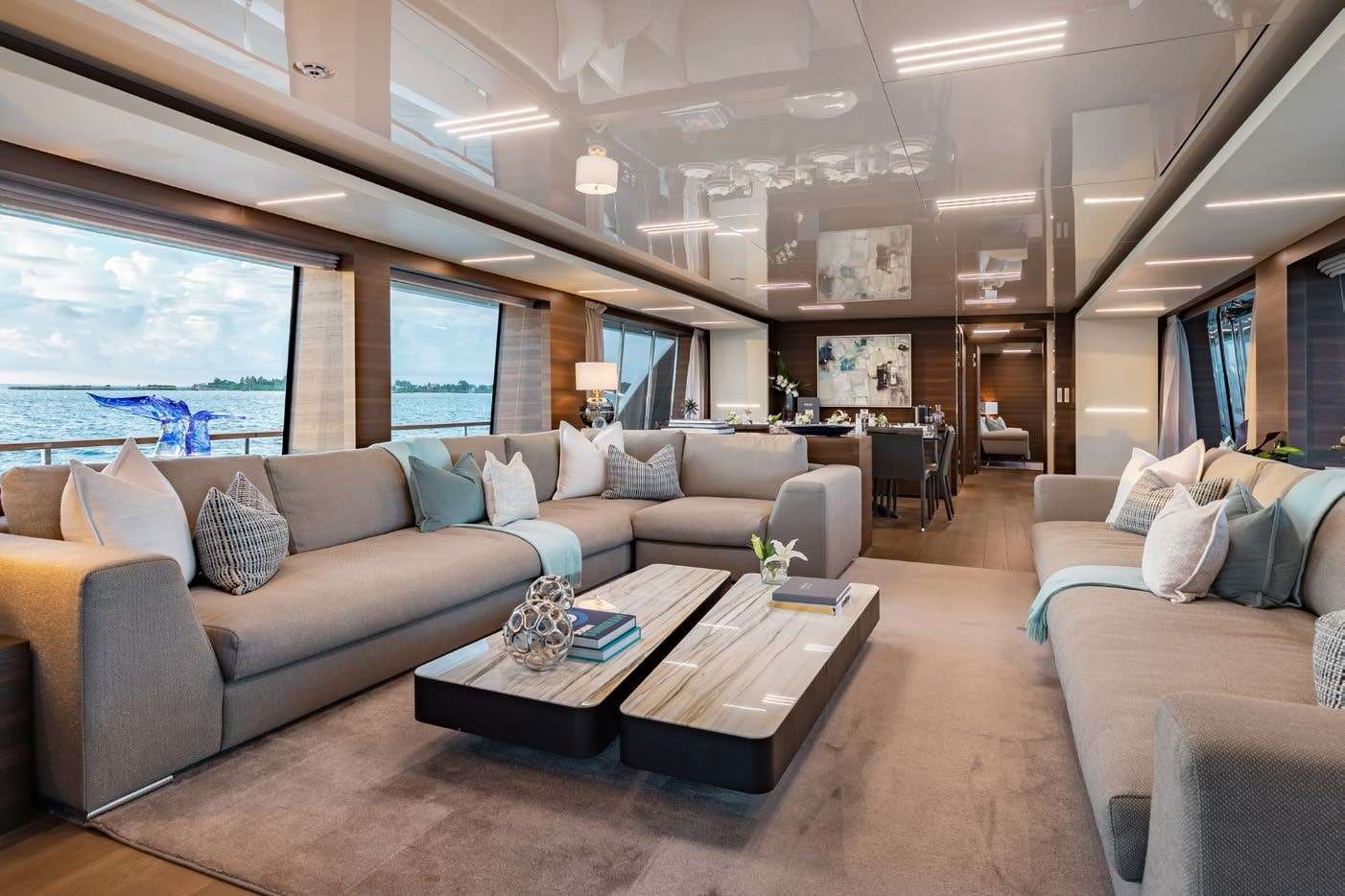 Yacht Photo 19