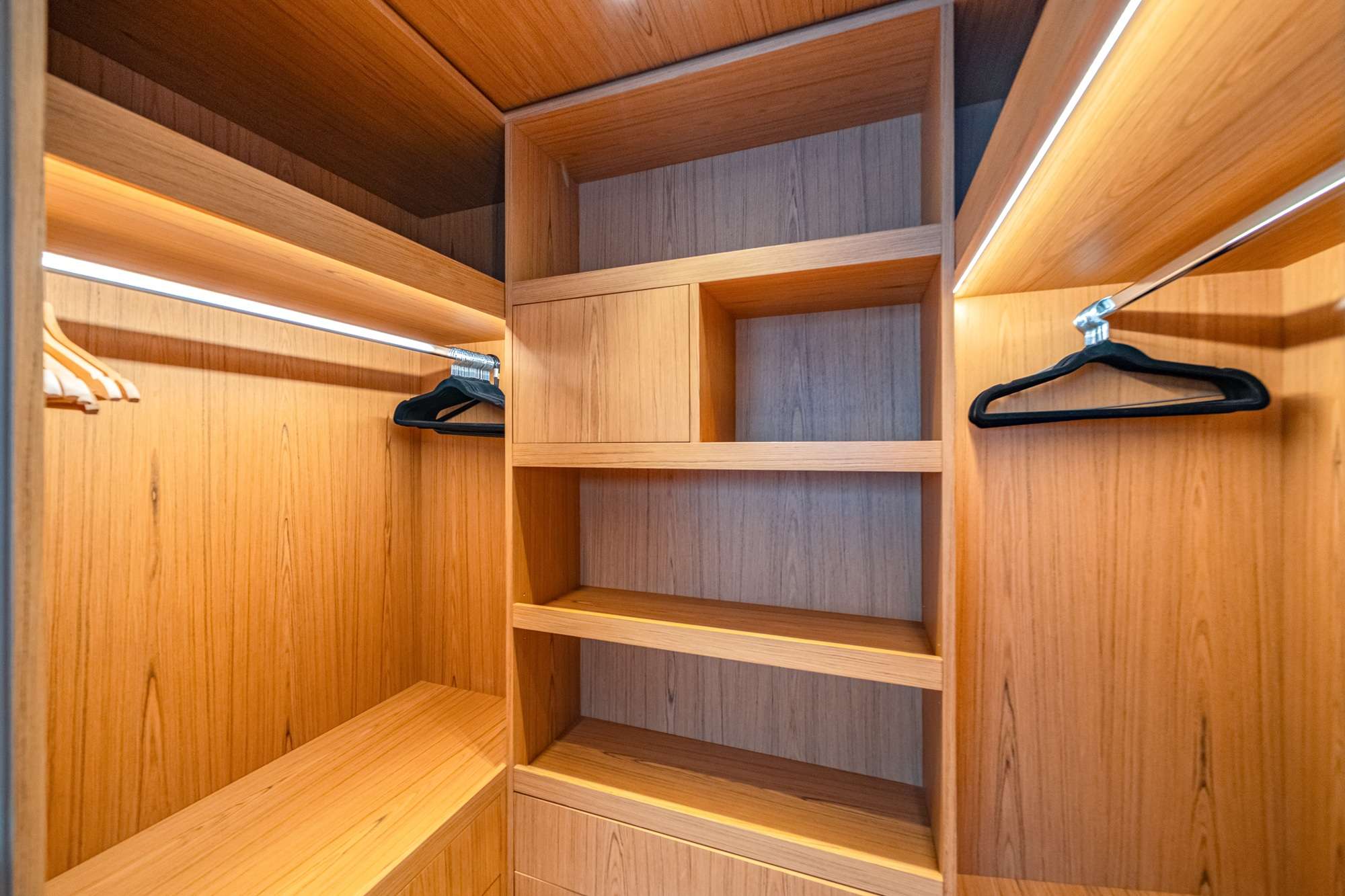 Yacht Photo 9