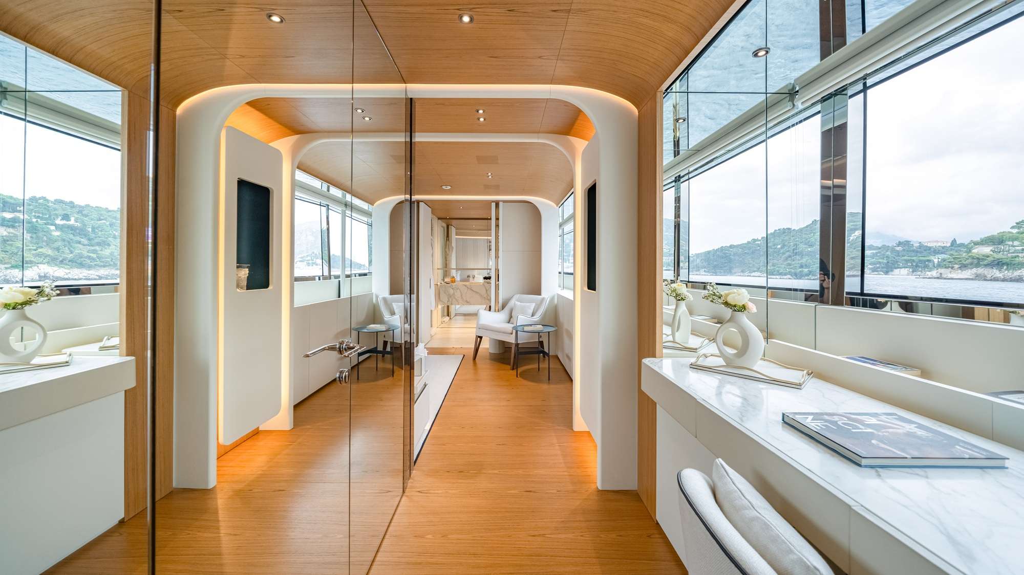 Yacht Photo 15
