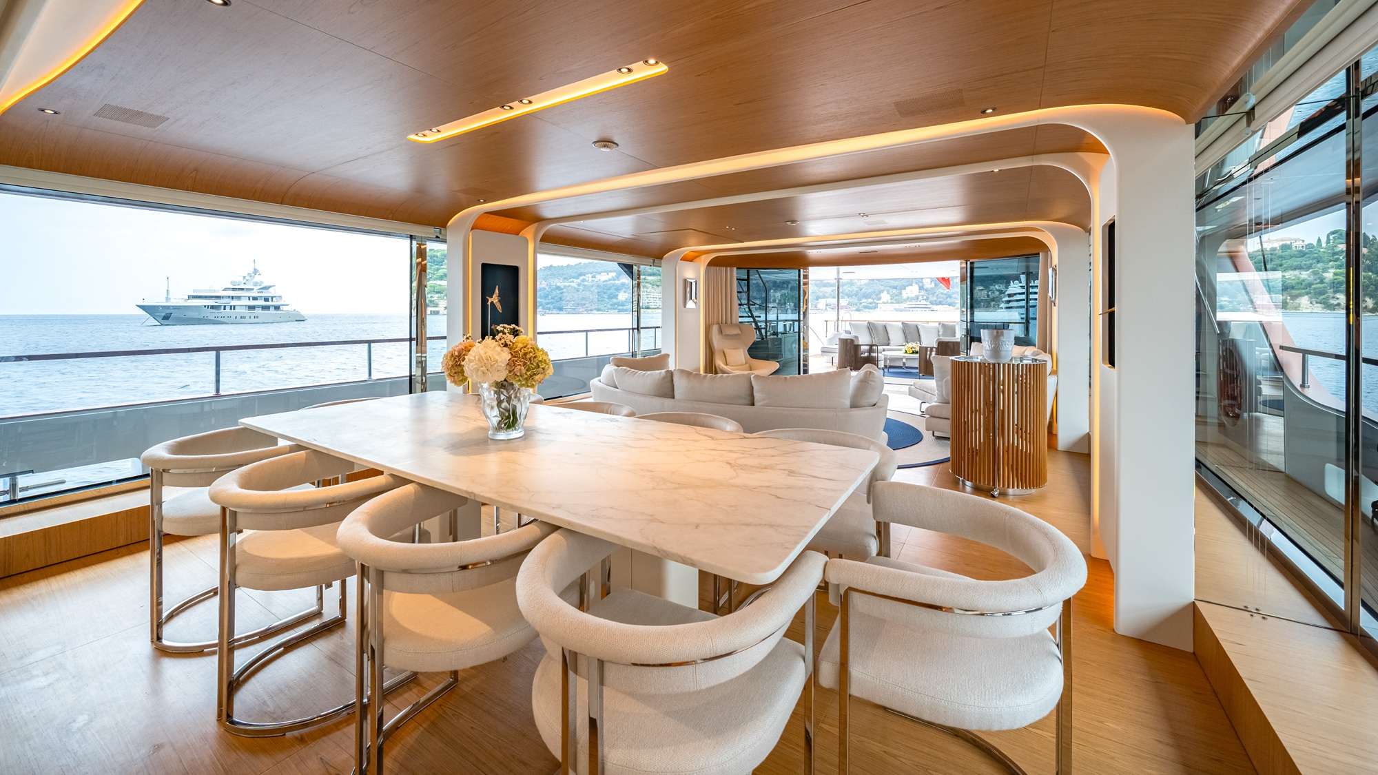 Yacht Photo 16