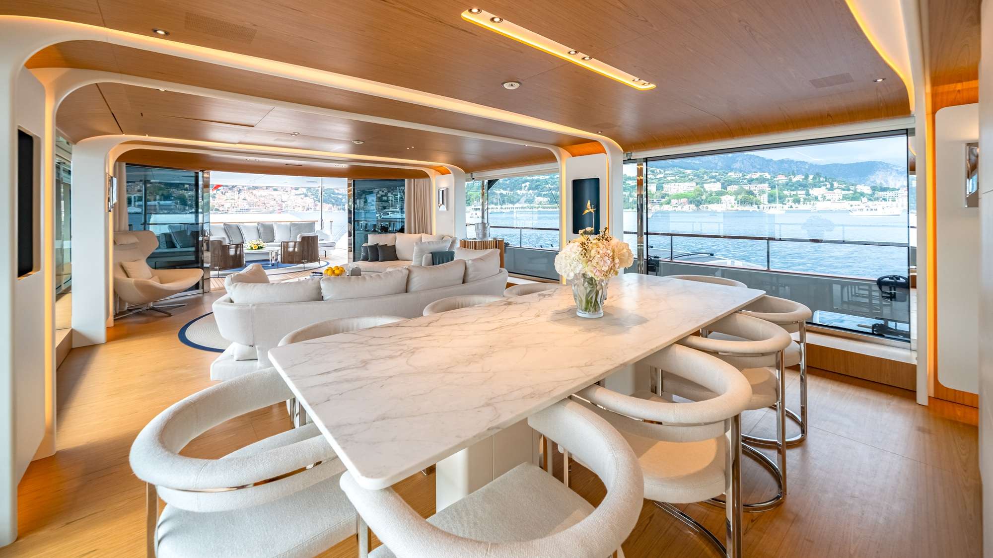 Yacht Photo 17