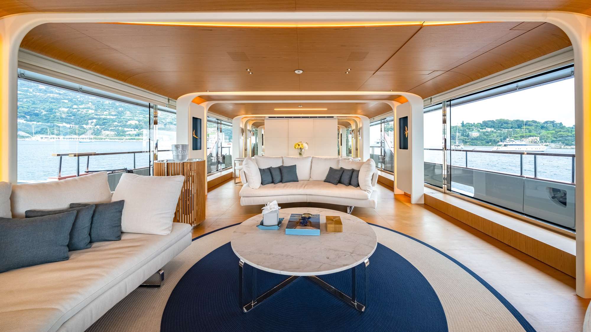 Yacht Photo 19