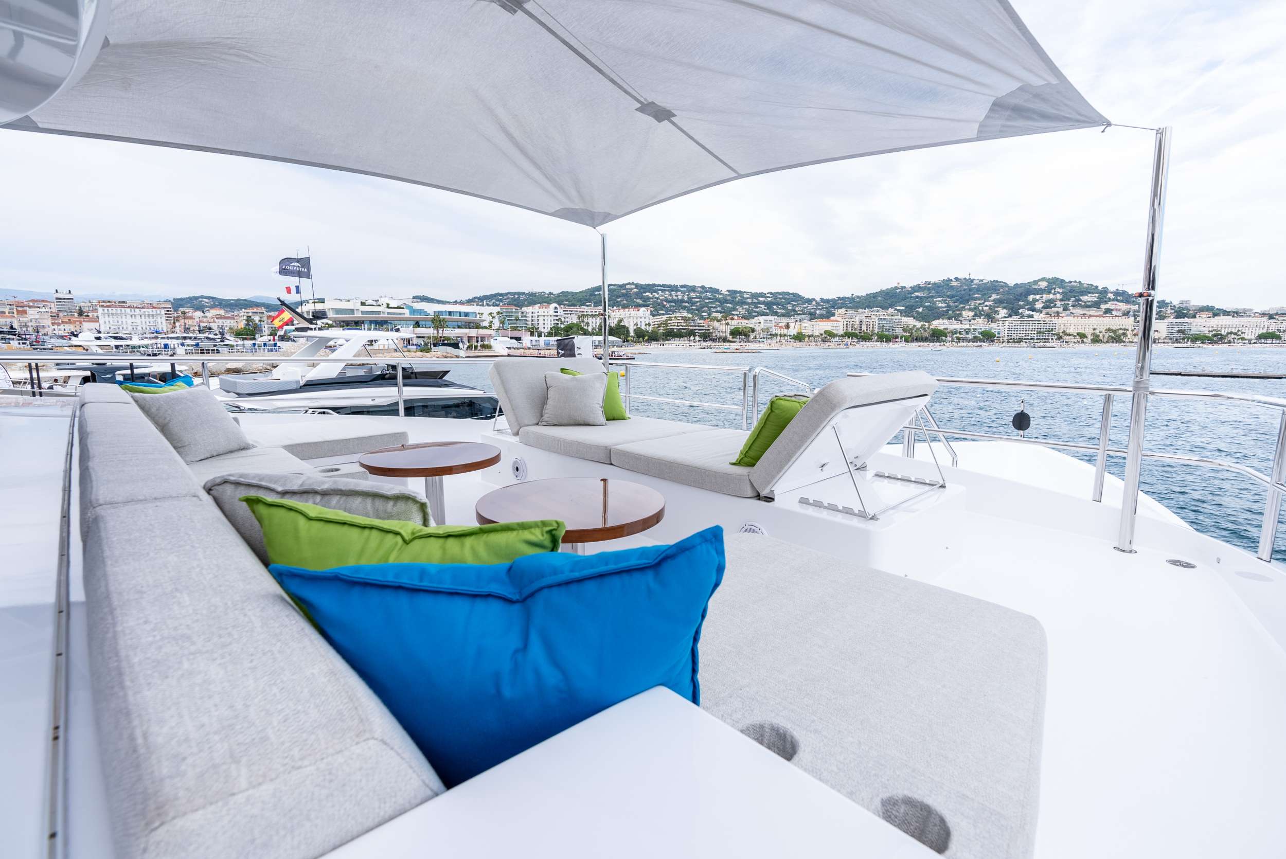 Yacht Photo 3