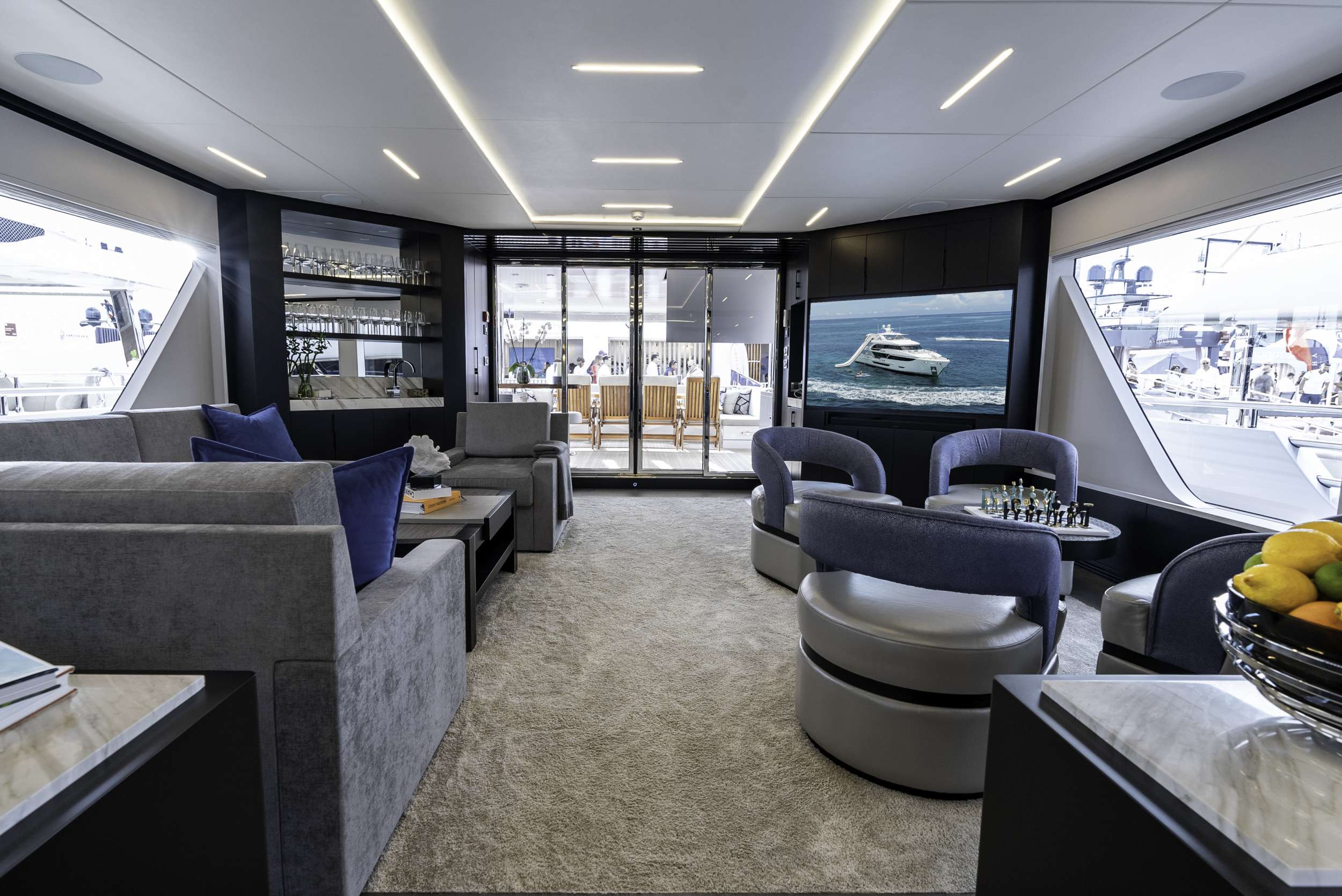 Yacht Photo 19