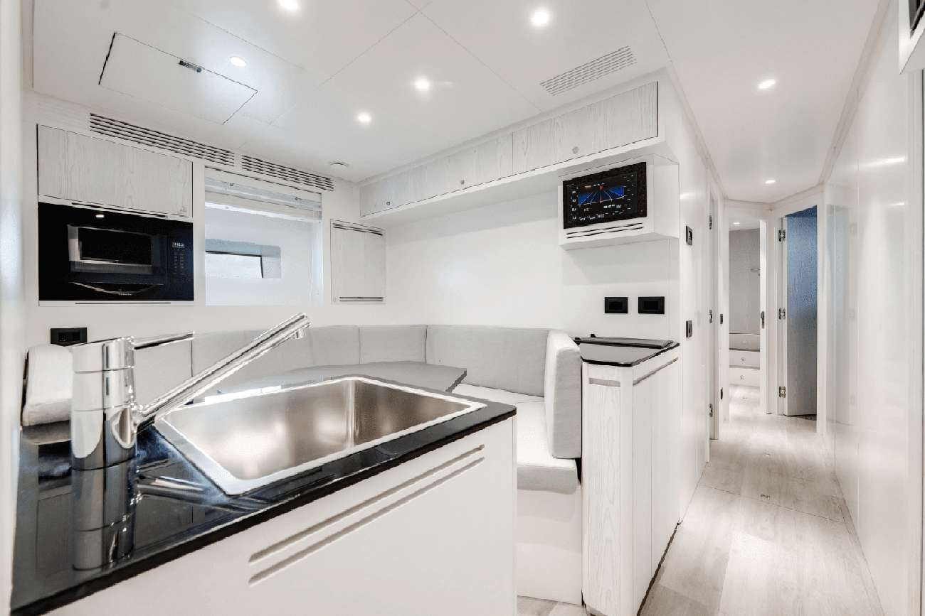 Yacht Photo 2