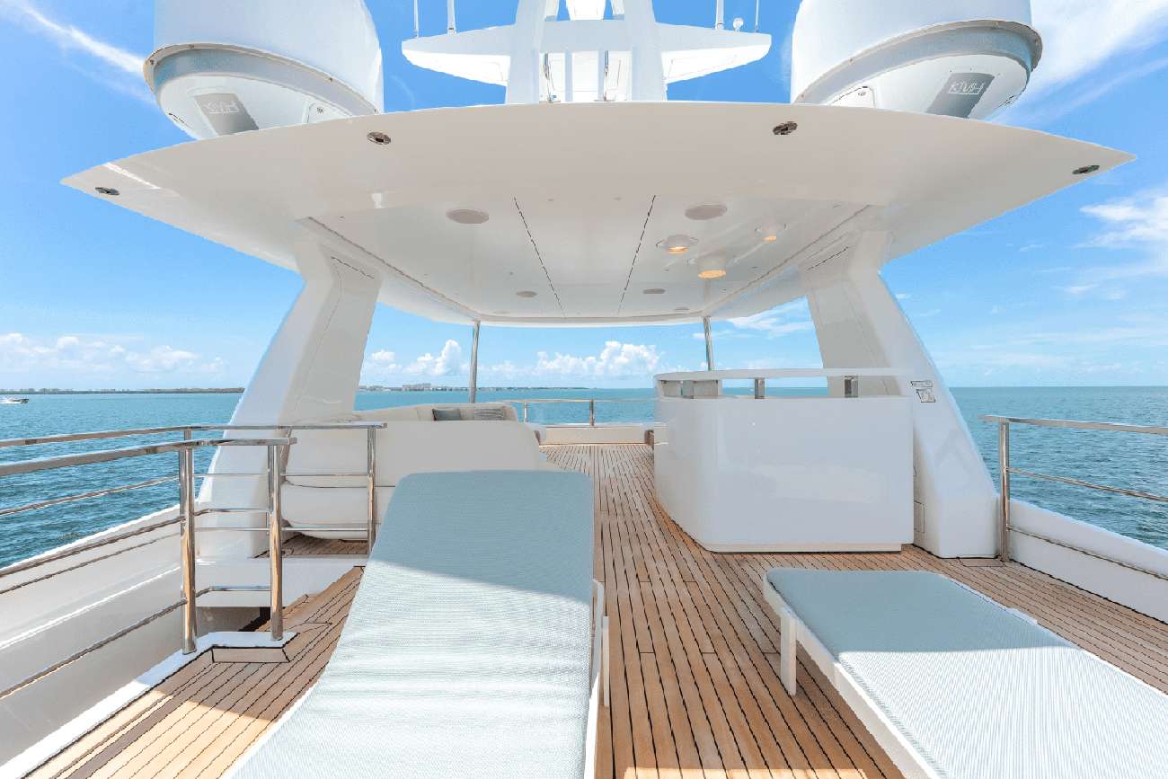 Yacht Photo 15