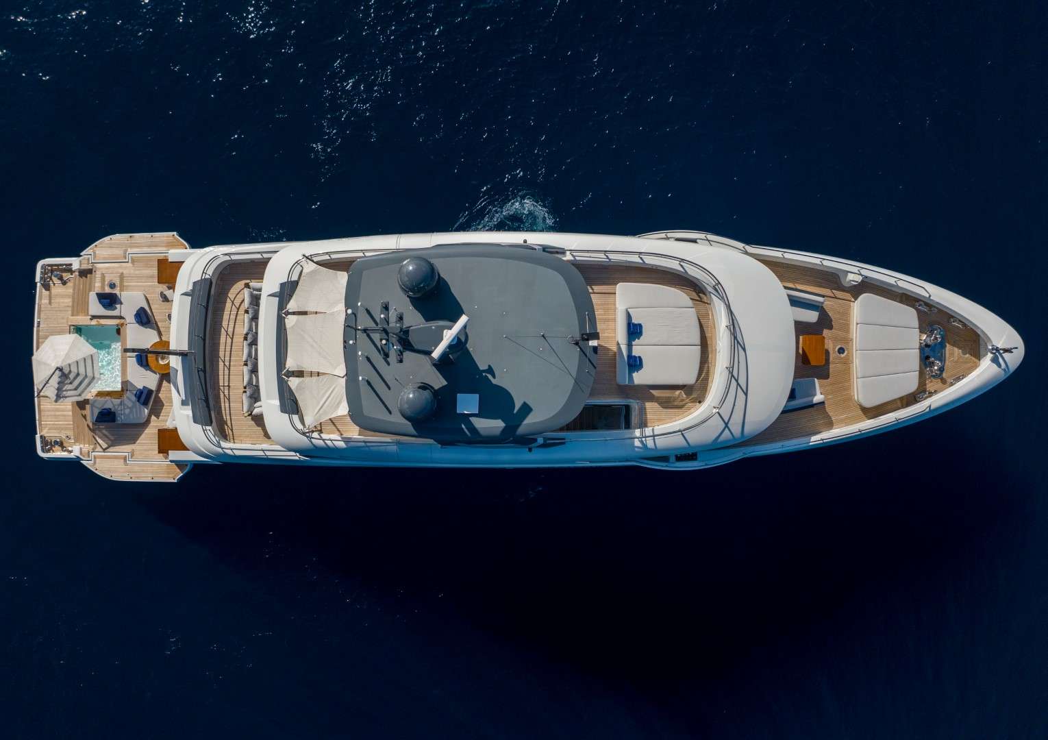 Yacht Photo 3