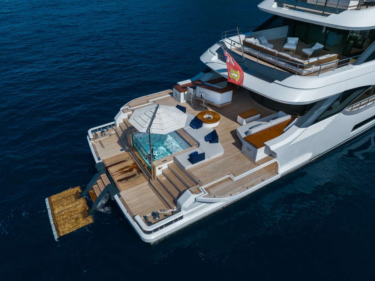 Yacht Photo 4