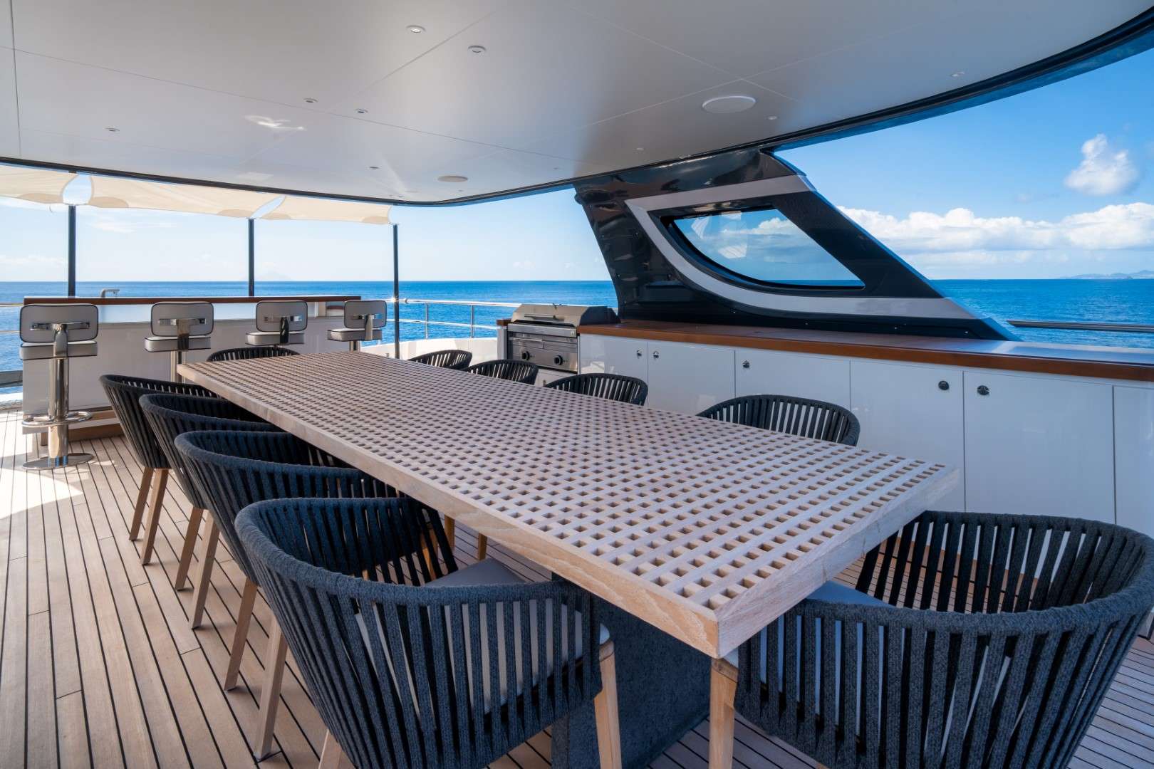 Yacht Photo 6