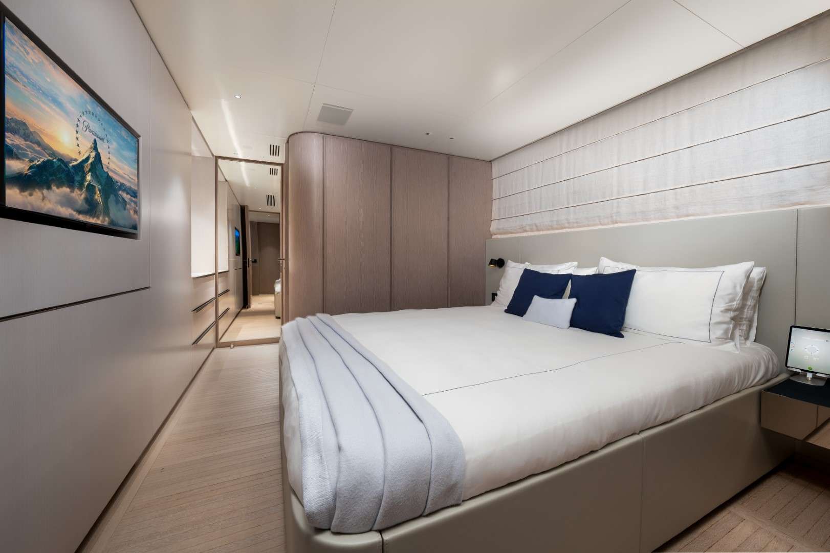 Yacht Photo 11