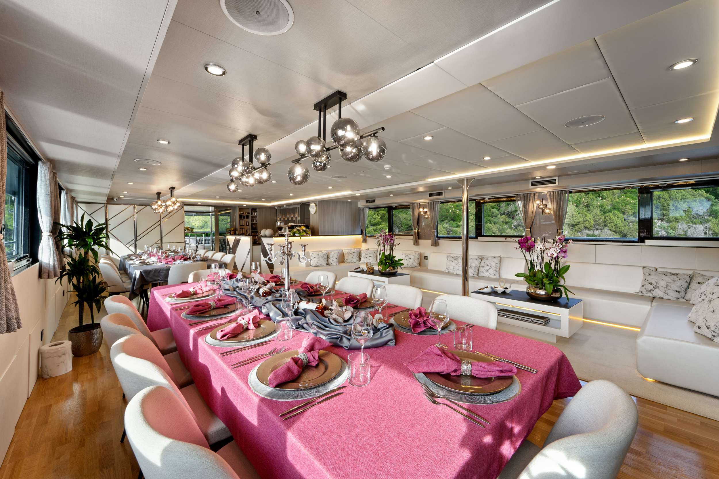Yacht Photo 3