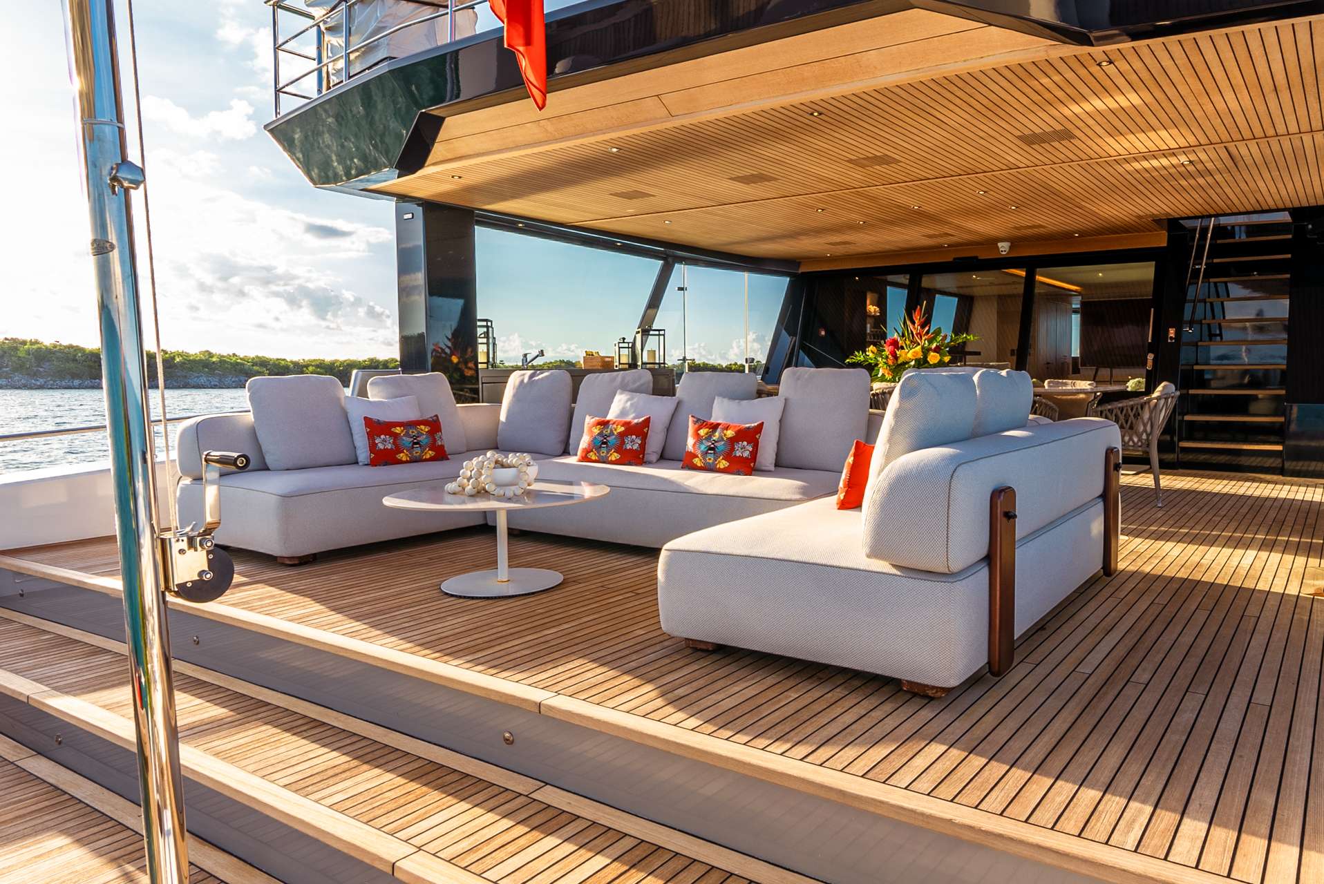 Yacht Photo 4