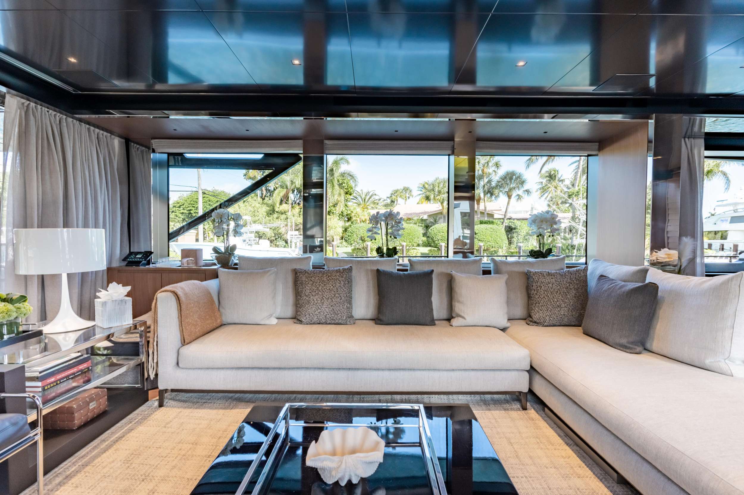 Yacht Photo 4