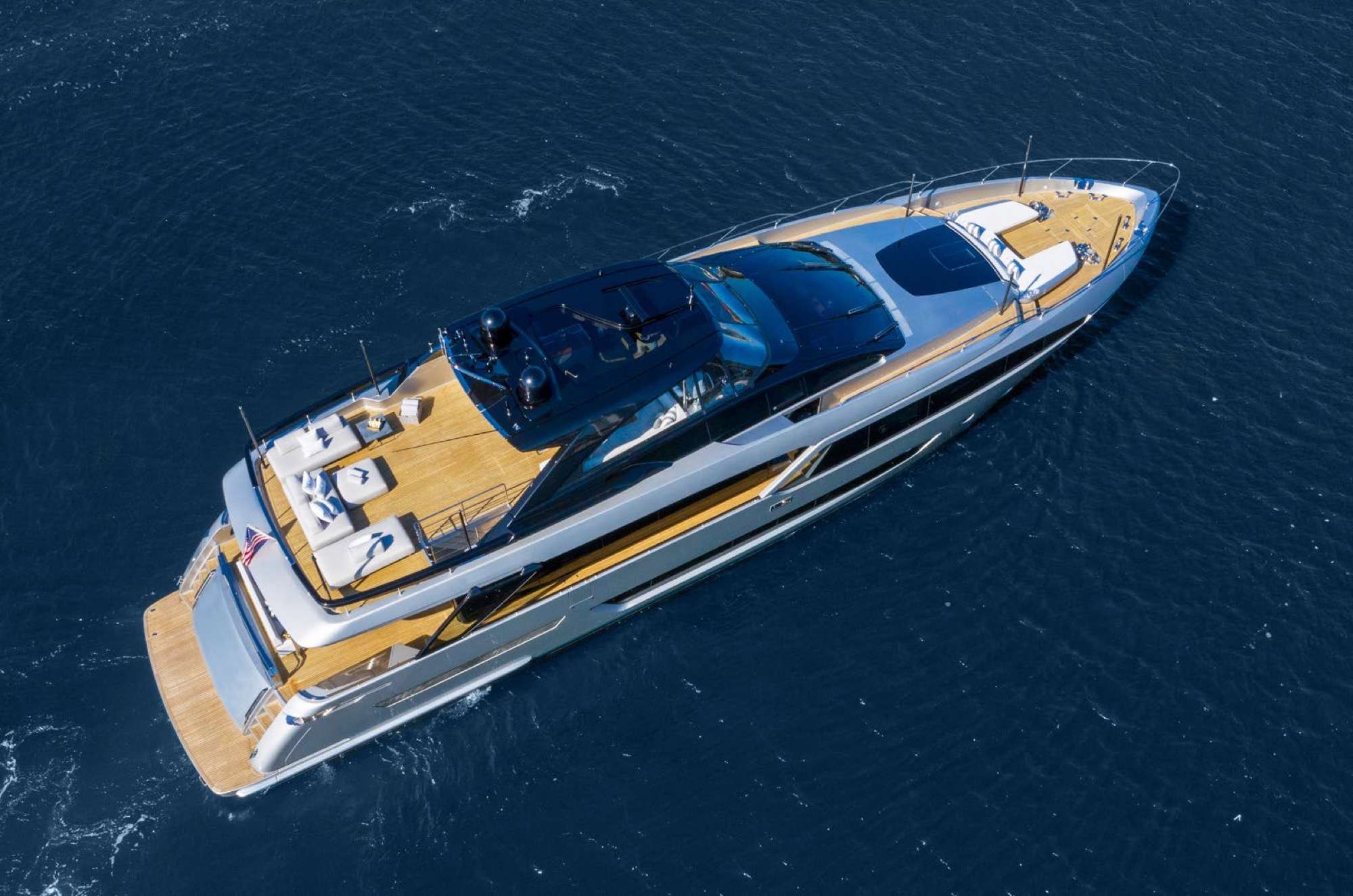 Yacht Photo 19