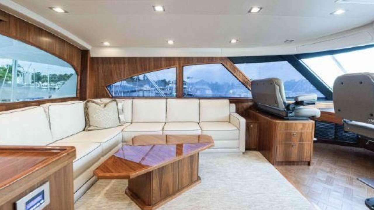 Yacht Photo 4