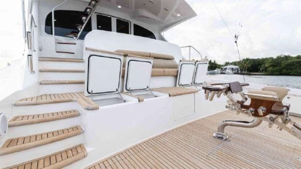 Yacht Photo 5