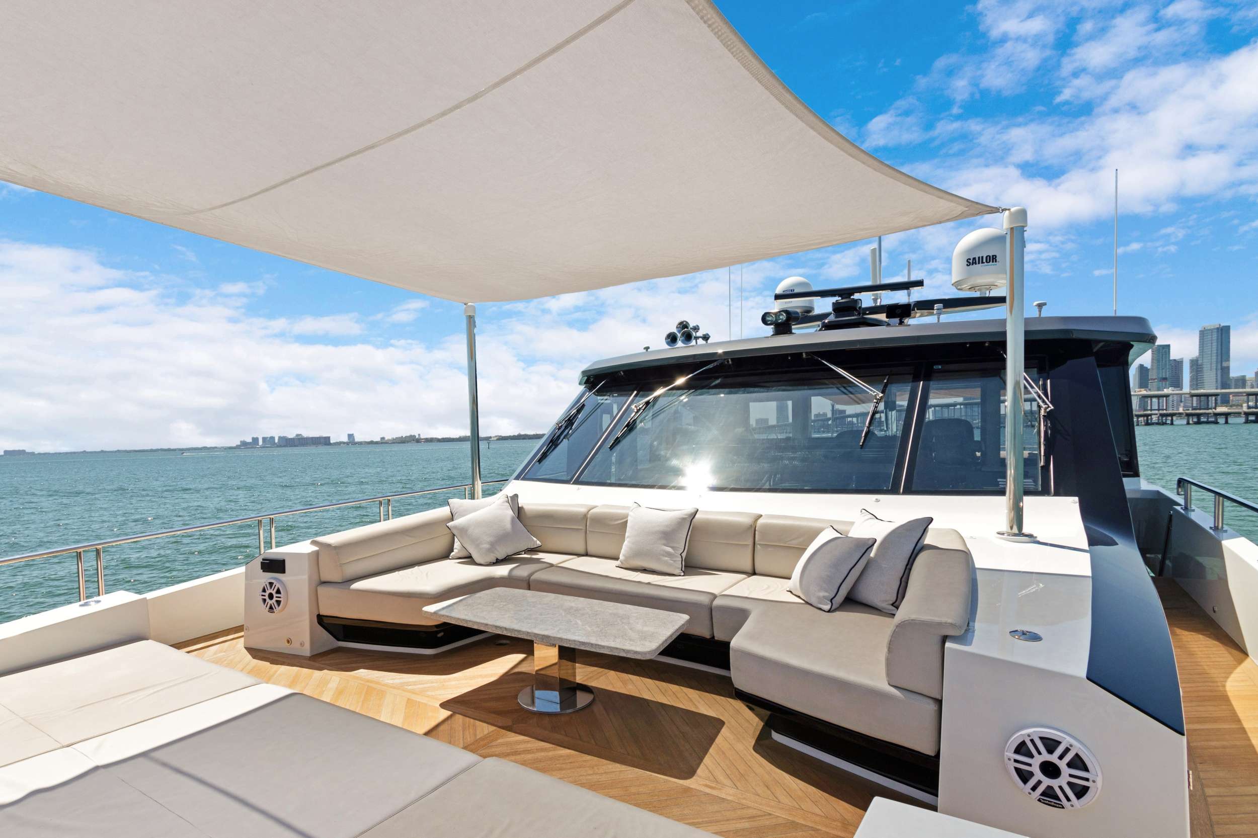 Yacht Photo 5
