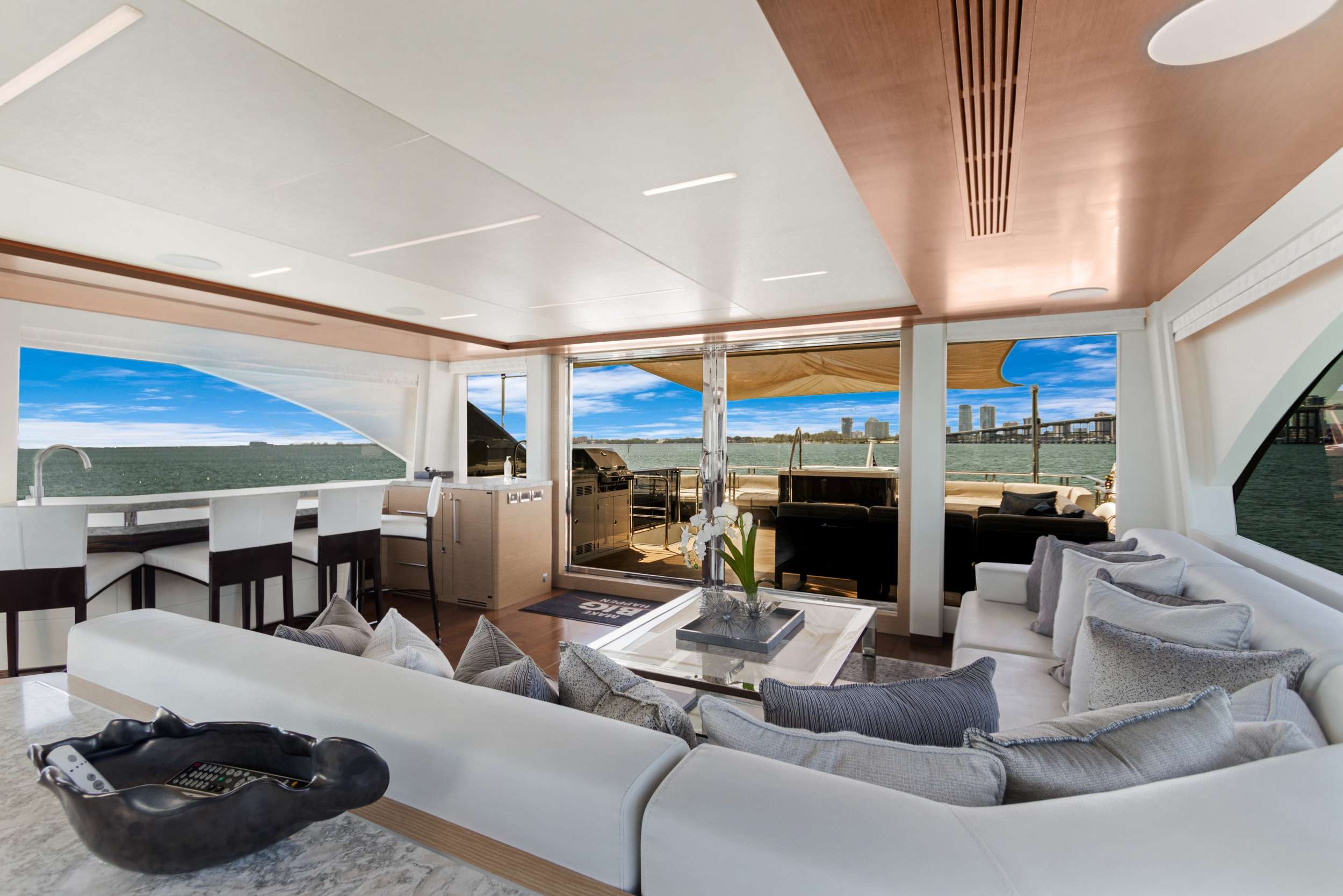 Yacht Photo 13