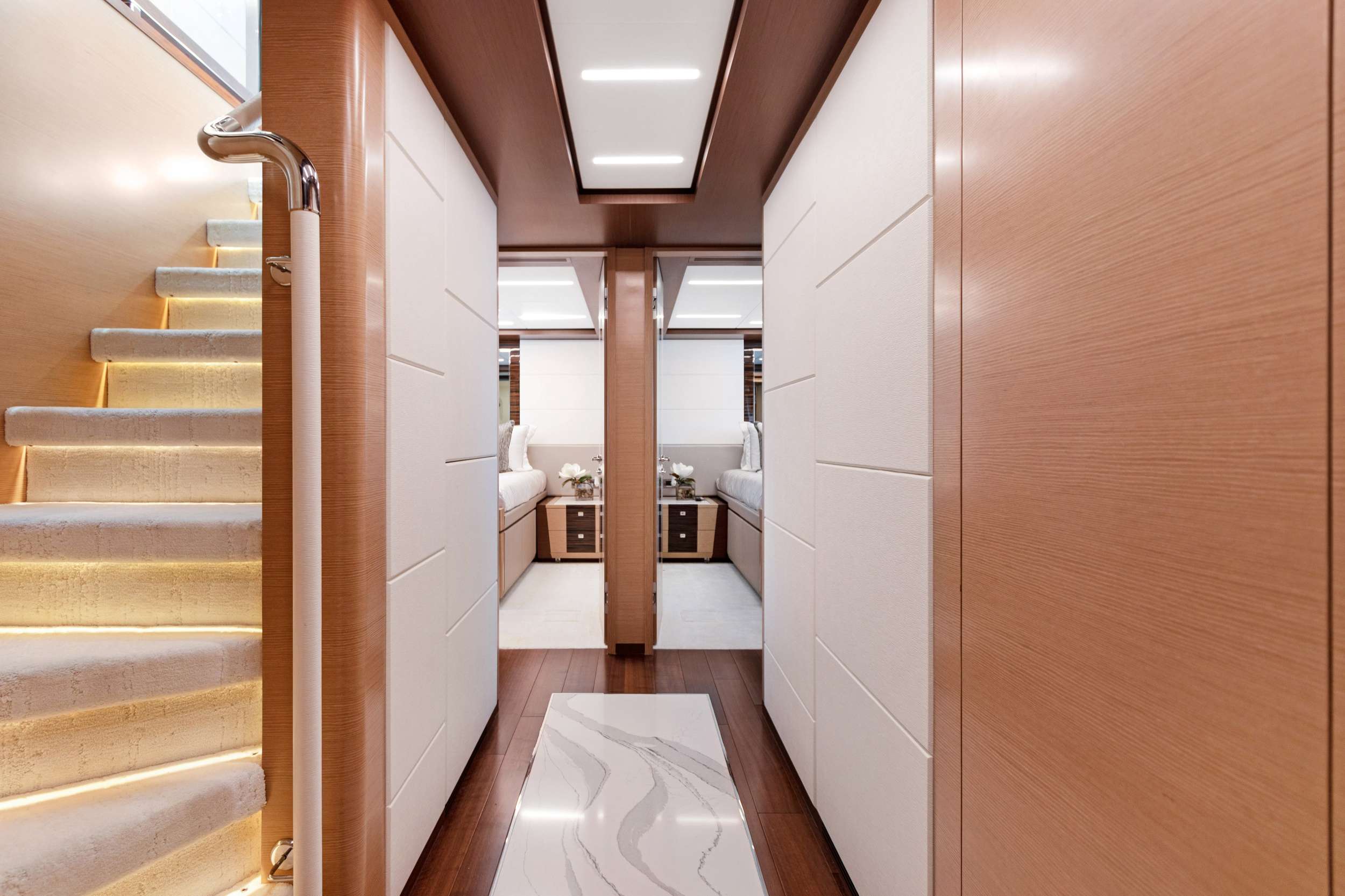 Yacht Photo 14