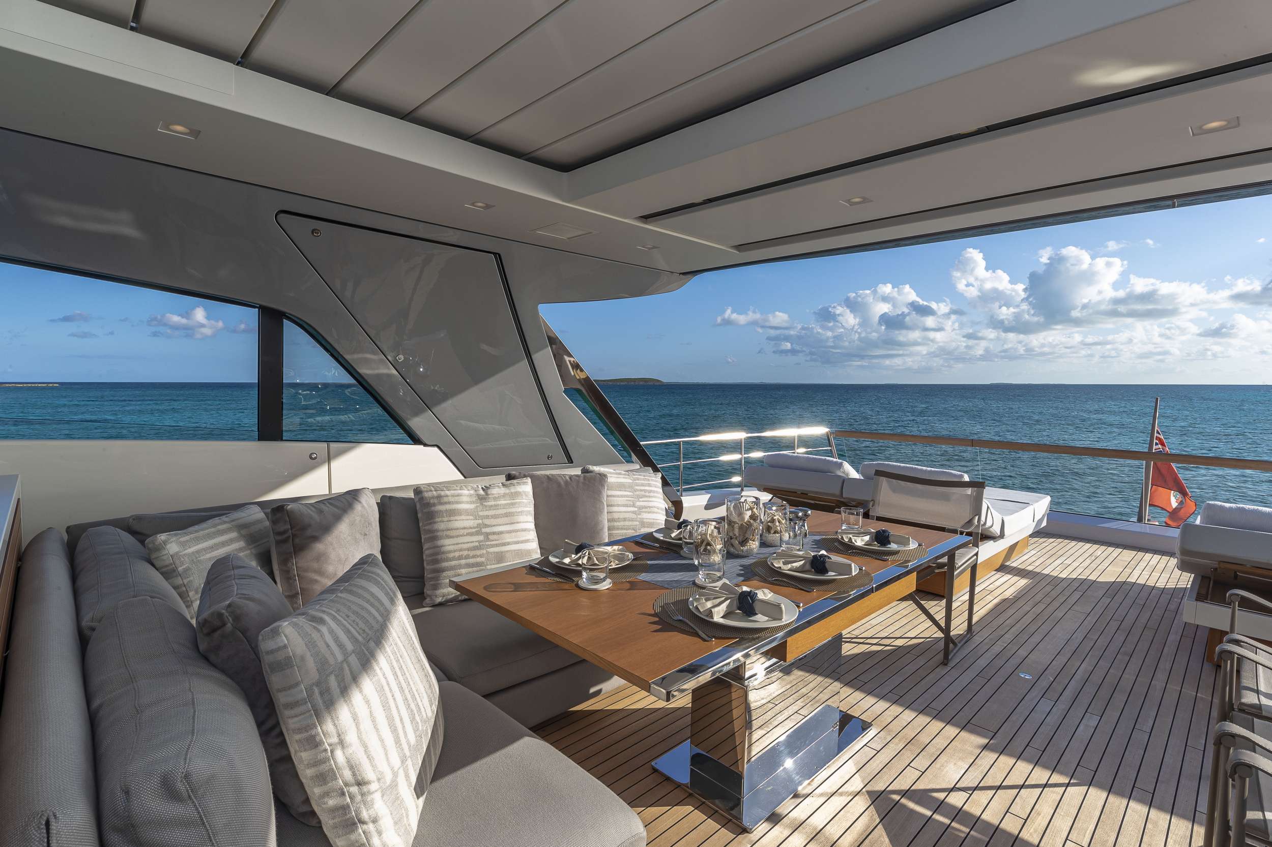 Yacht Photo 16